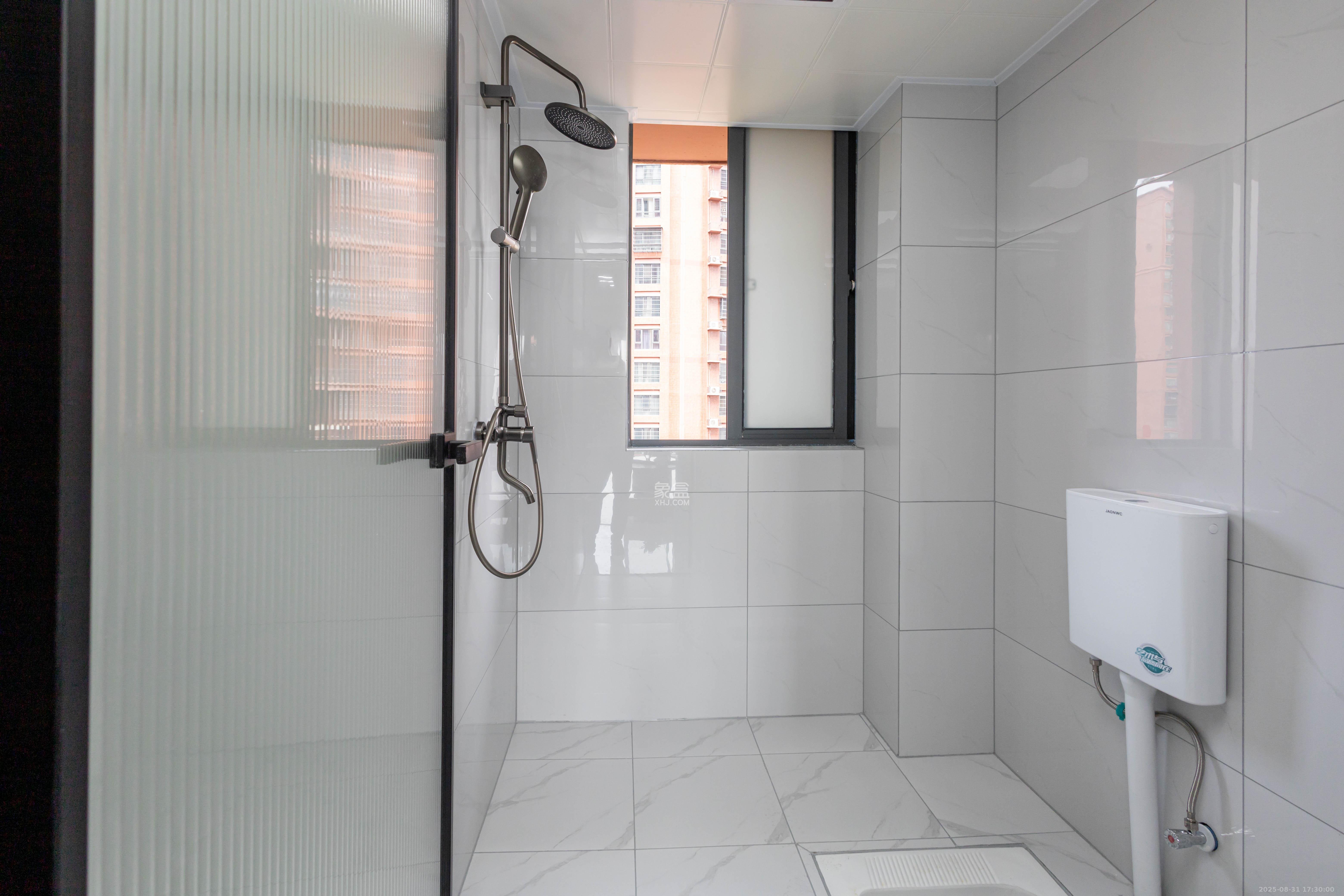 海德公园  4室2厅2卫    86.8万 海德公园  4室2厅2卫    86.8万卫生间