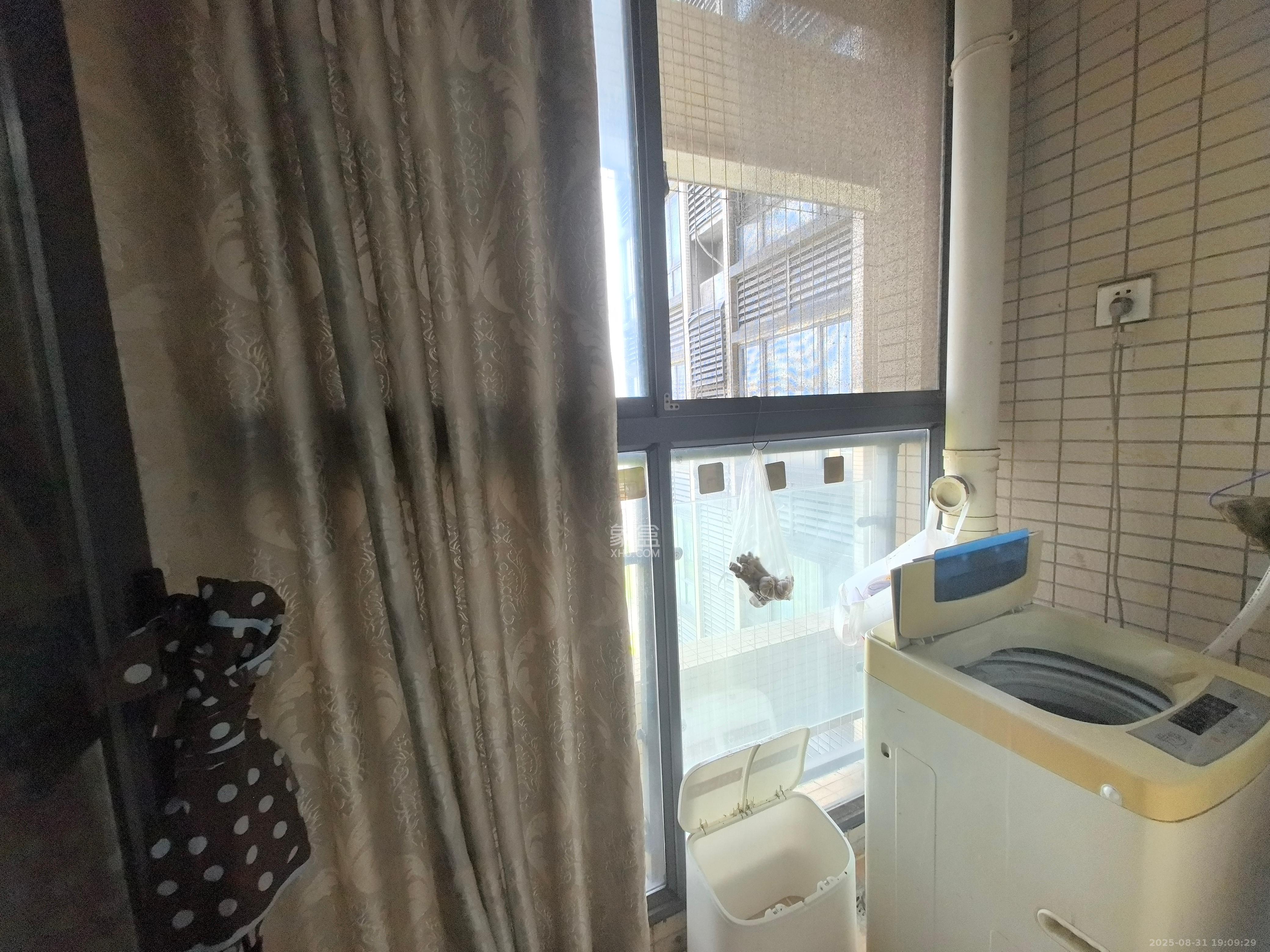 盛世耀凯  3室2厅1卫    2500.0元/月 盛世耀凯  3室2厅1卫    2500.0元/月室内图