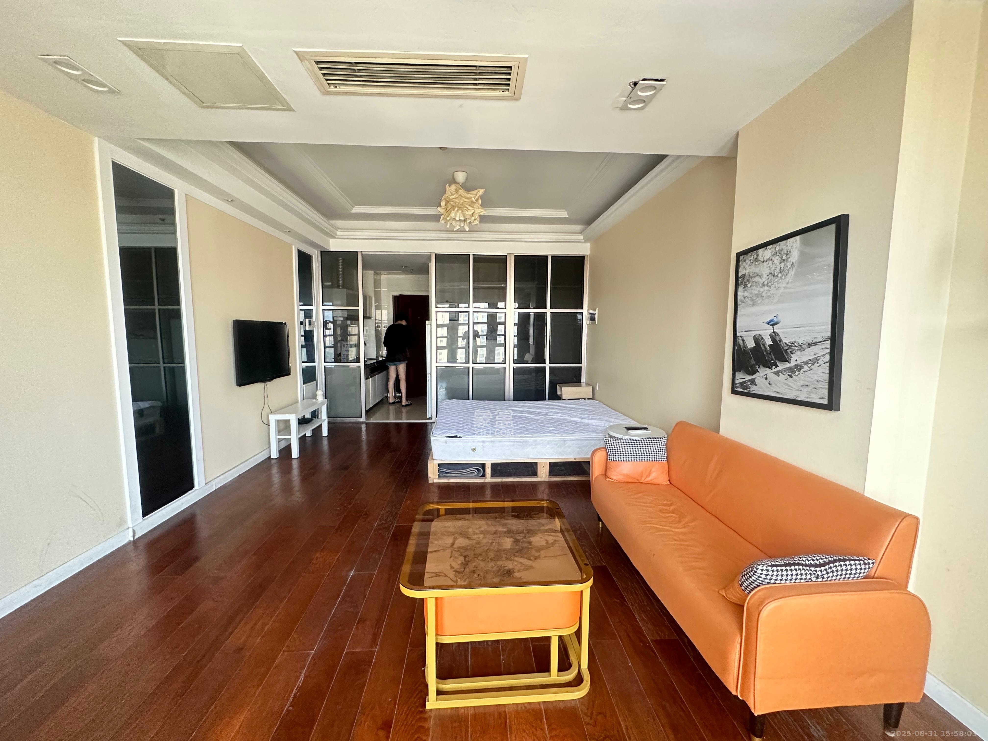 壹号公馆  2室1厅1卫    2500.0元/月 壹号公馆  2室1厅1卫    2500.0元/月