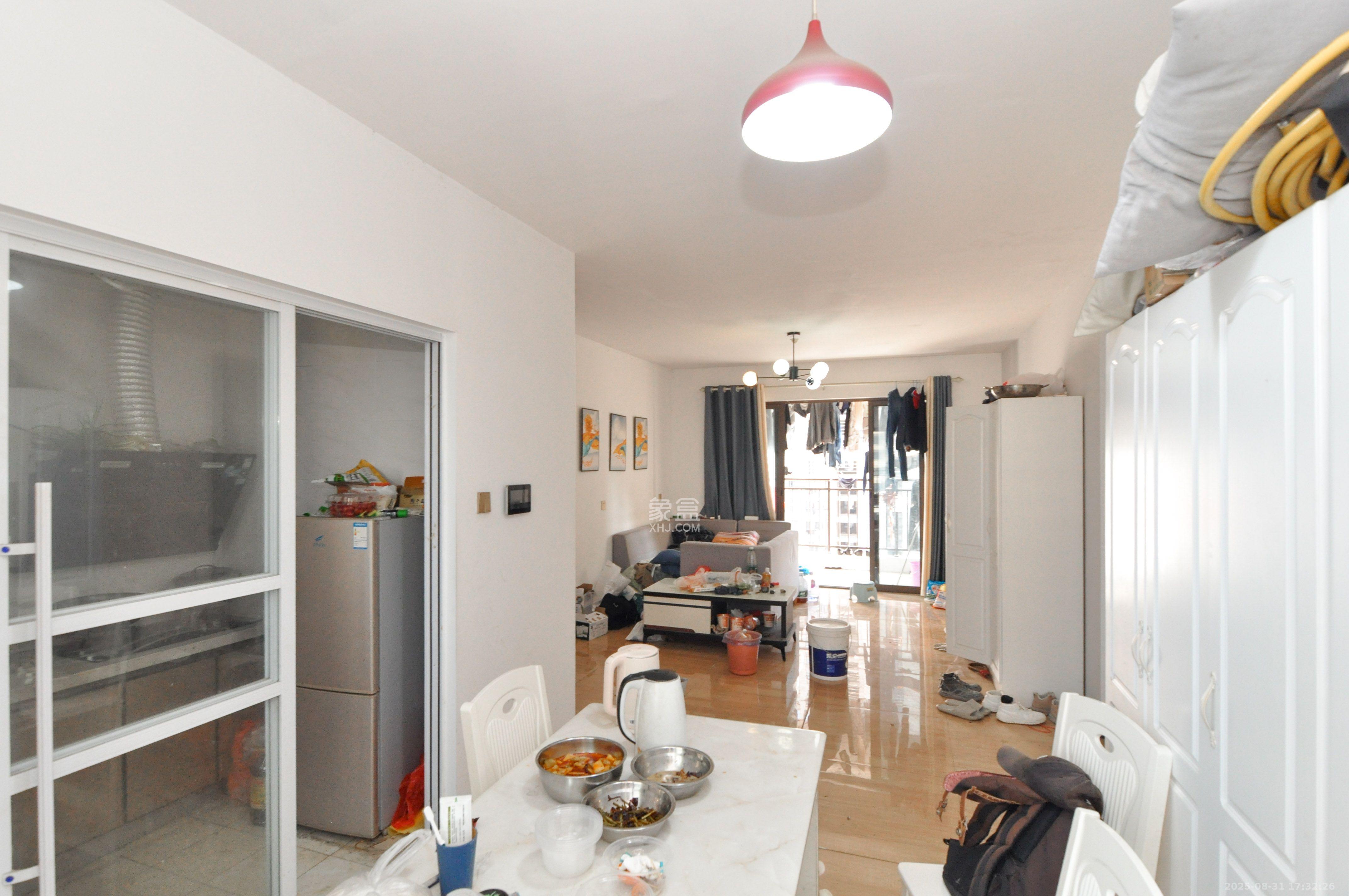 卓越浅水湾  4室2厅2卫    2600.0元/月 卓越浅水湾  4室2厅2卫    2600.0元/月室内图