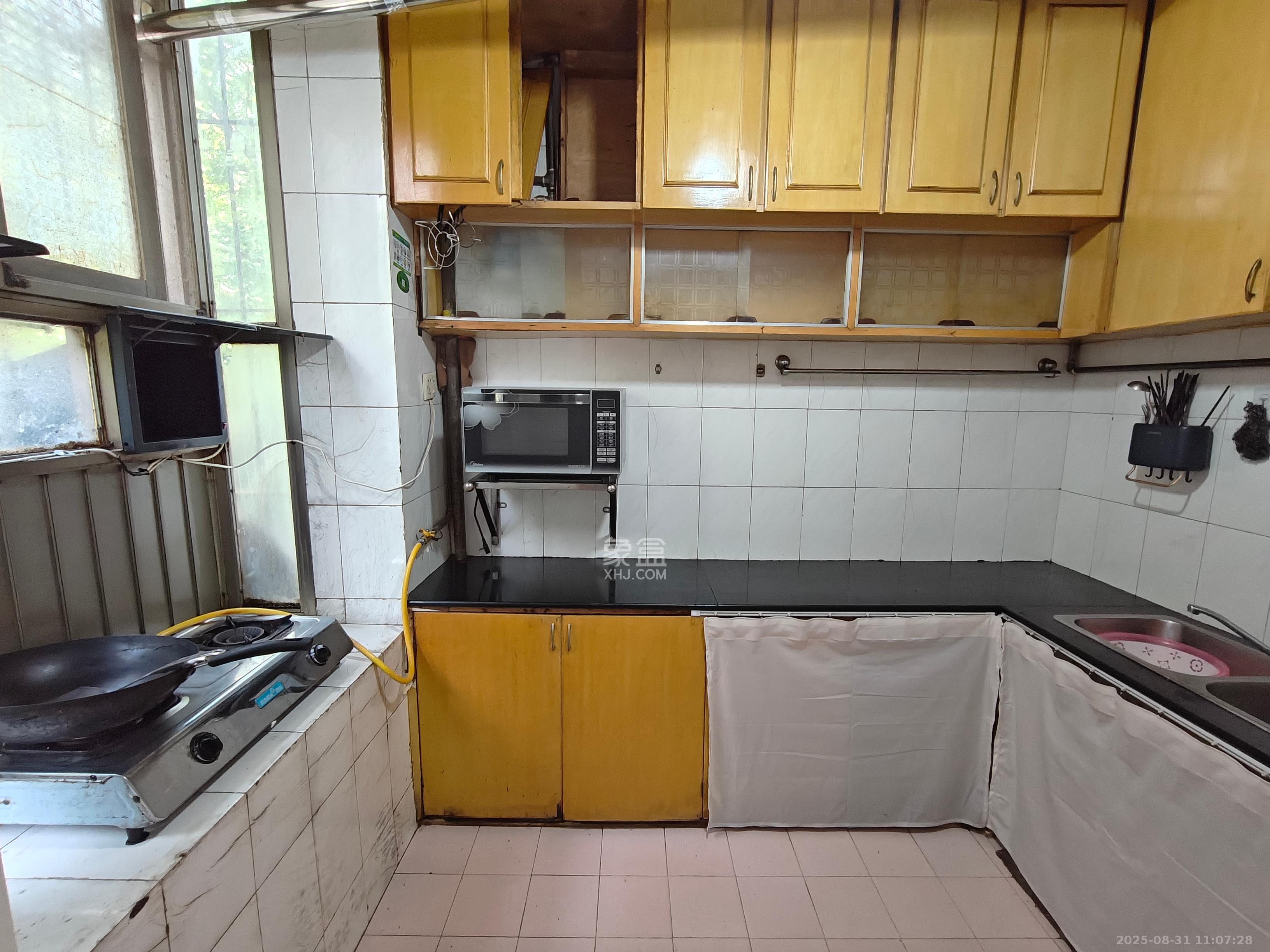 省政府机关梓园住宅区 3室2厅2卫 2300.0元/月 省政府机关梓园住宅区 3室2厅2卫 2300.0元/月室内图