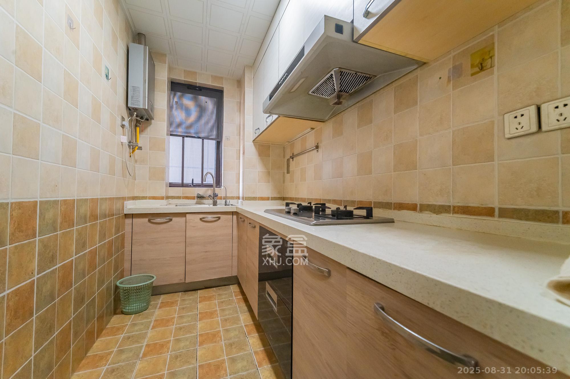 国泰九龙湾  2室2厅1卫    61.0万 国泰九龙湾  2室2厅1卫    61.0万厨房