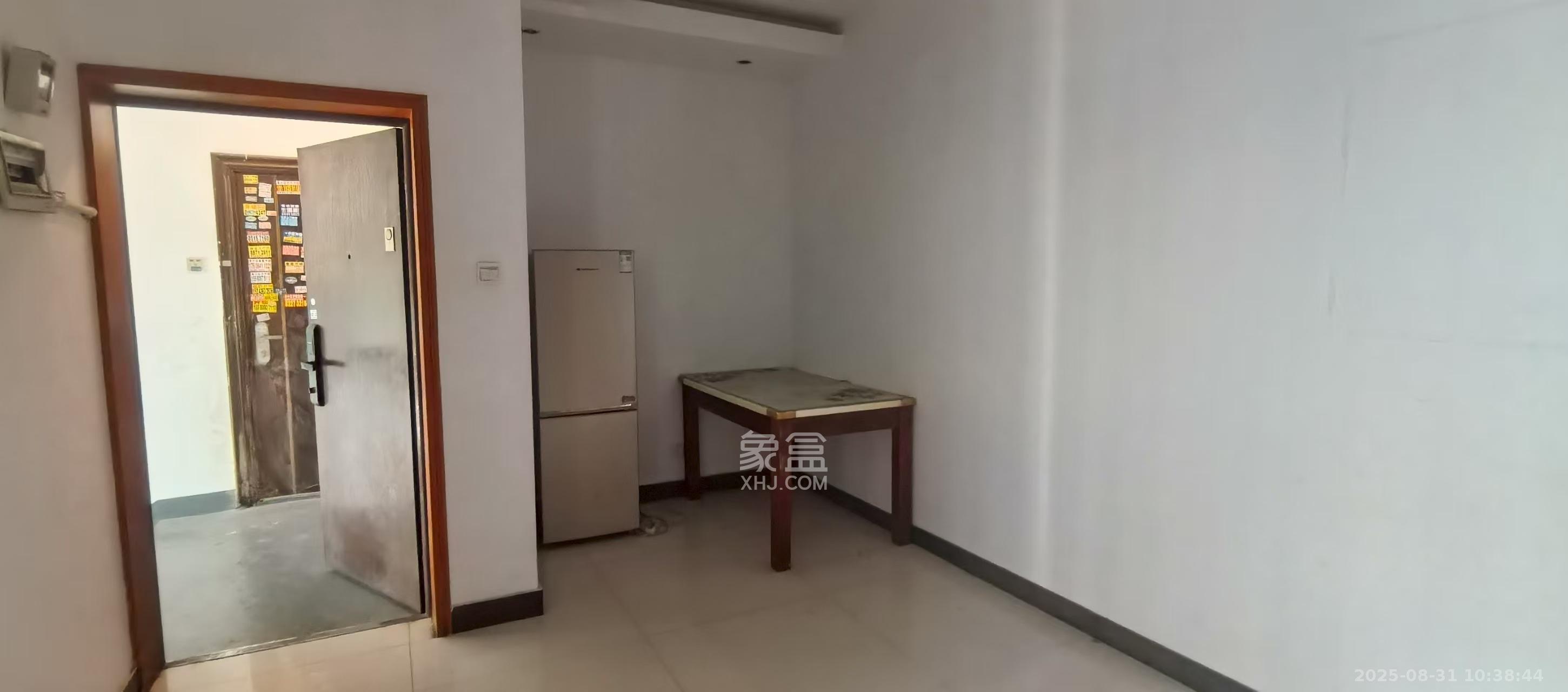 欣胜园  4室2厅2卫    2000.0元/月室内图