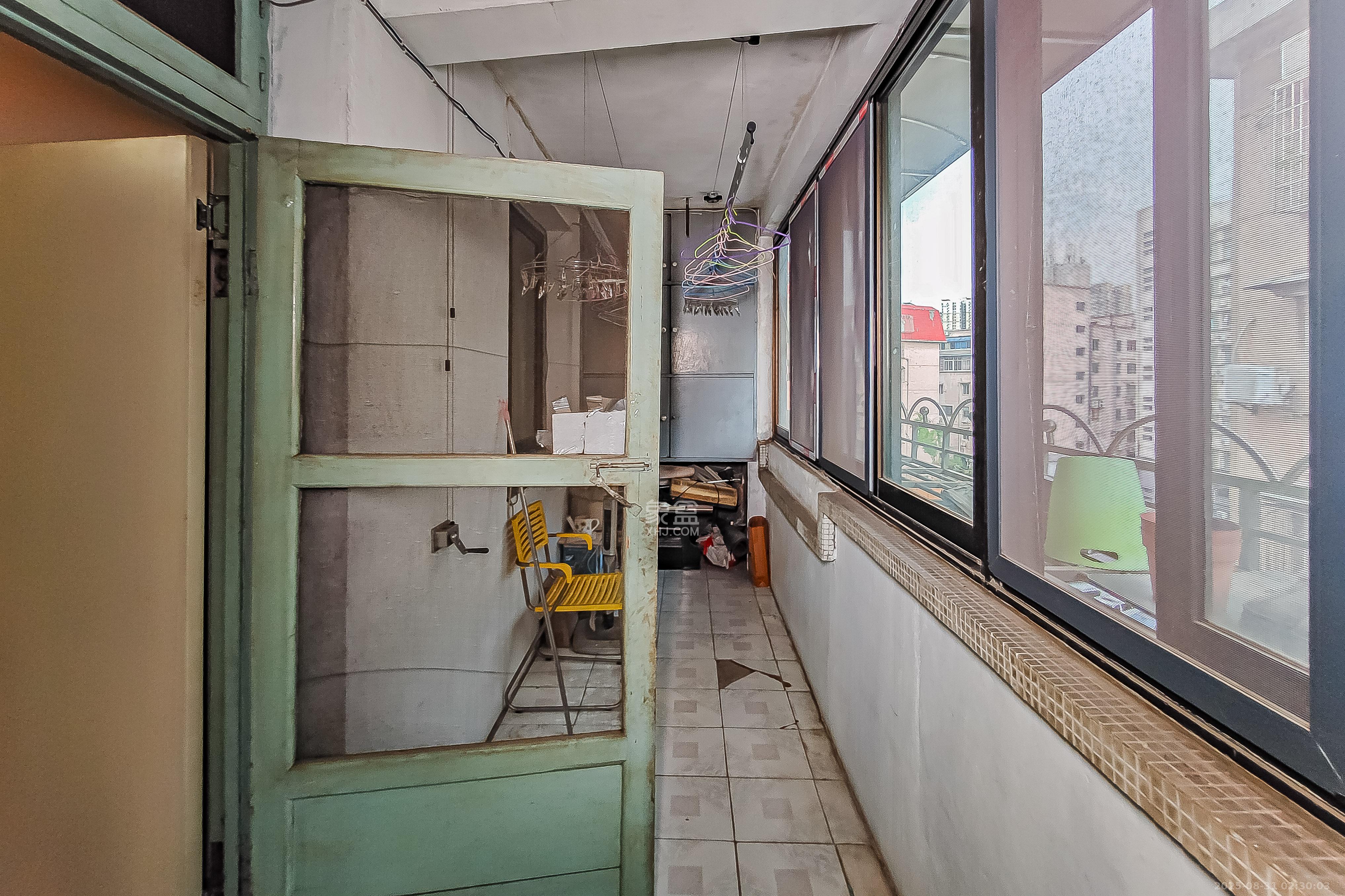 长岭包装宿舍  2室1厅1卫    45.0万 长岭包装宿舍  2室1厅1卫    45.0万阳台