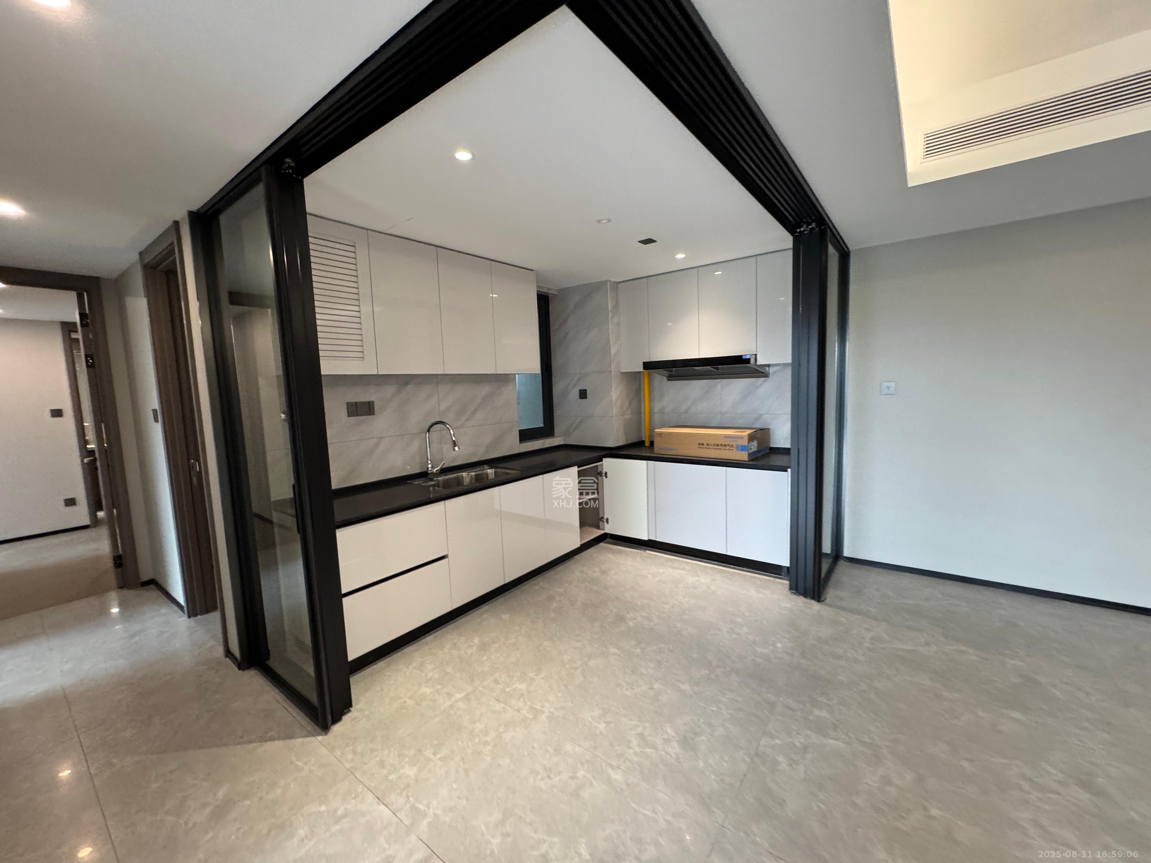 轨道万科璞悦湾  3室2厅2卫    3800.0元/月室内图