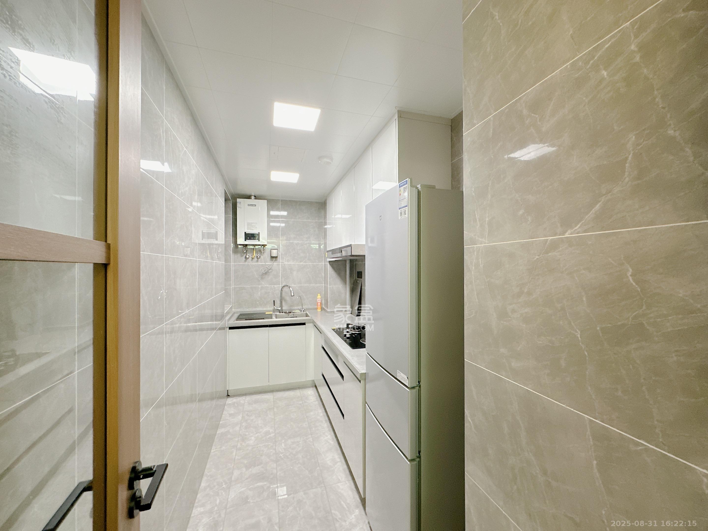 卓越中寰 3室2厅2卫 4380.0元/月 卓越中寰 3室2厅2卫 4380.0元/月室内图