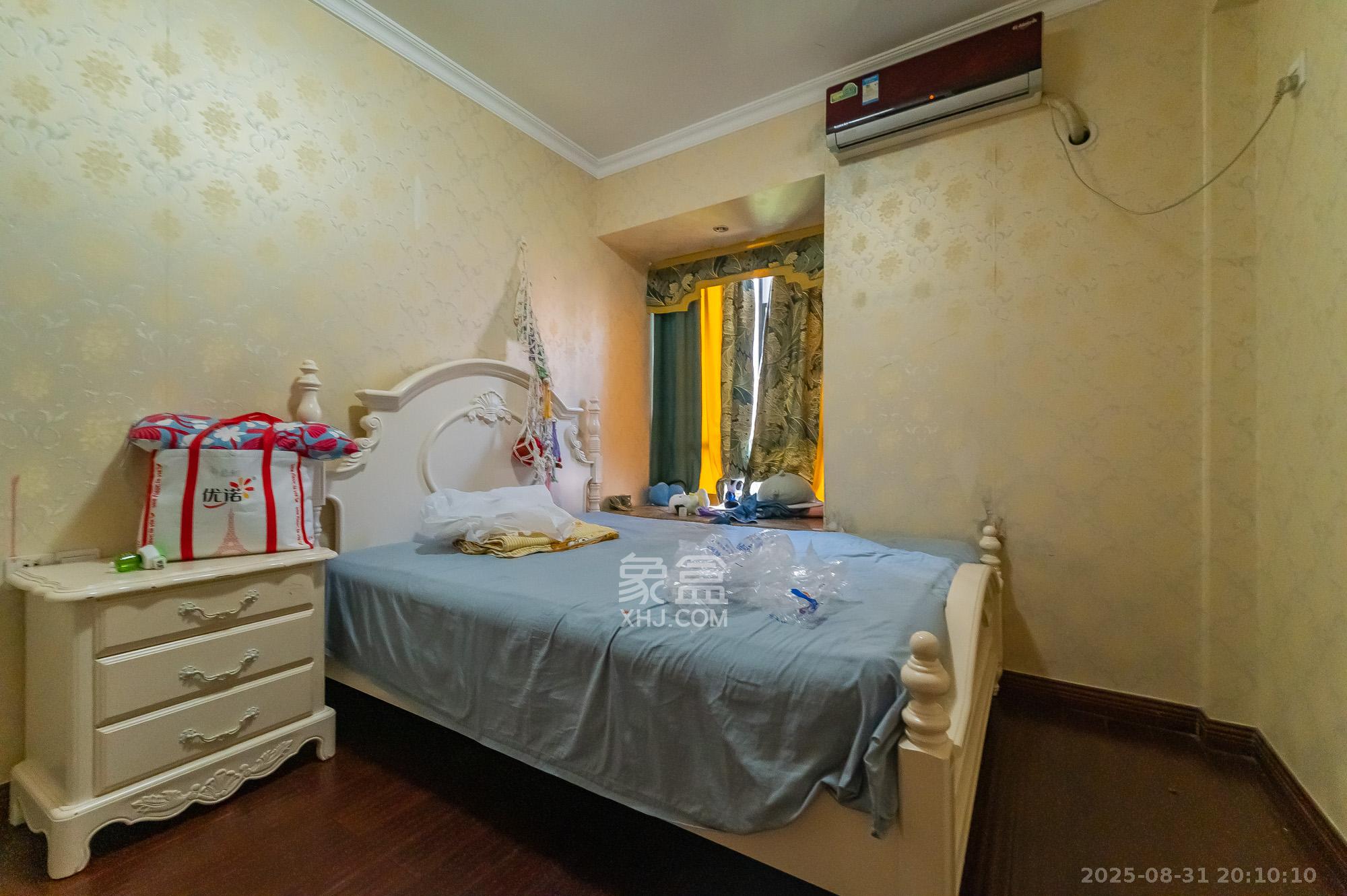 华润凤凰城一期 4室2厅2卫 115.0万 华润凤凰城一期 4室2厅2卫 115.0万卧室