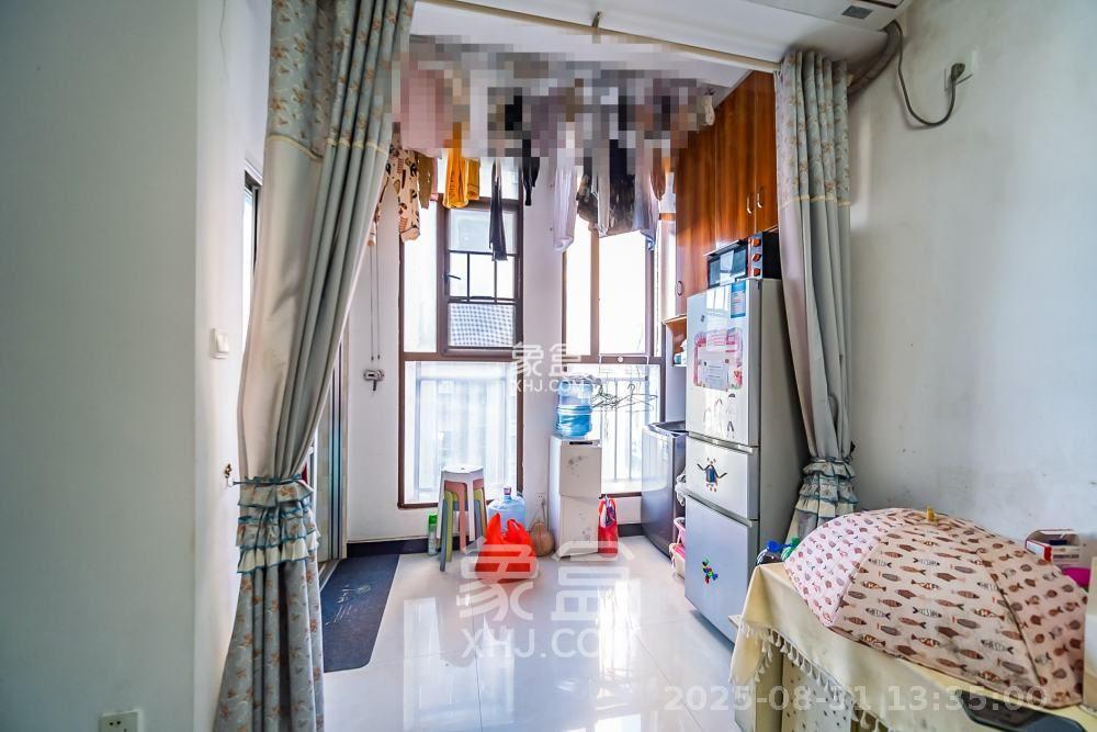 湖湾世景  1室1厅1卫    1200.0元/月室内图