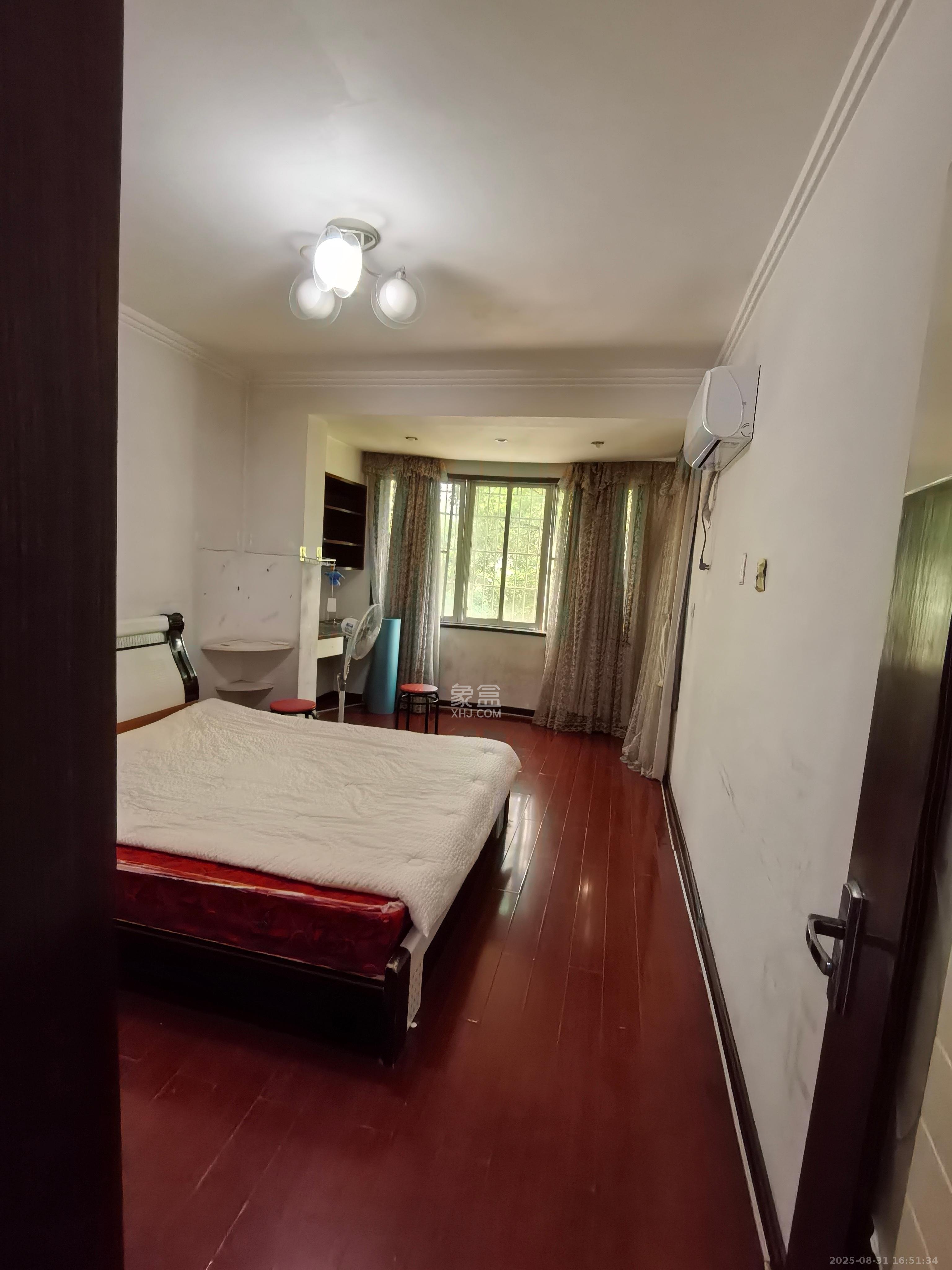 中南汽车世界 2室2厅1卫 1200.0元/月 中南汽车世界 2室2厅1卫 1200.0元/月室内图