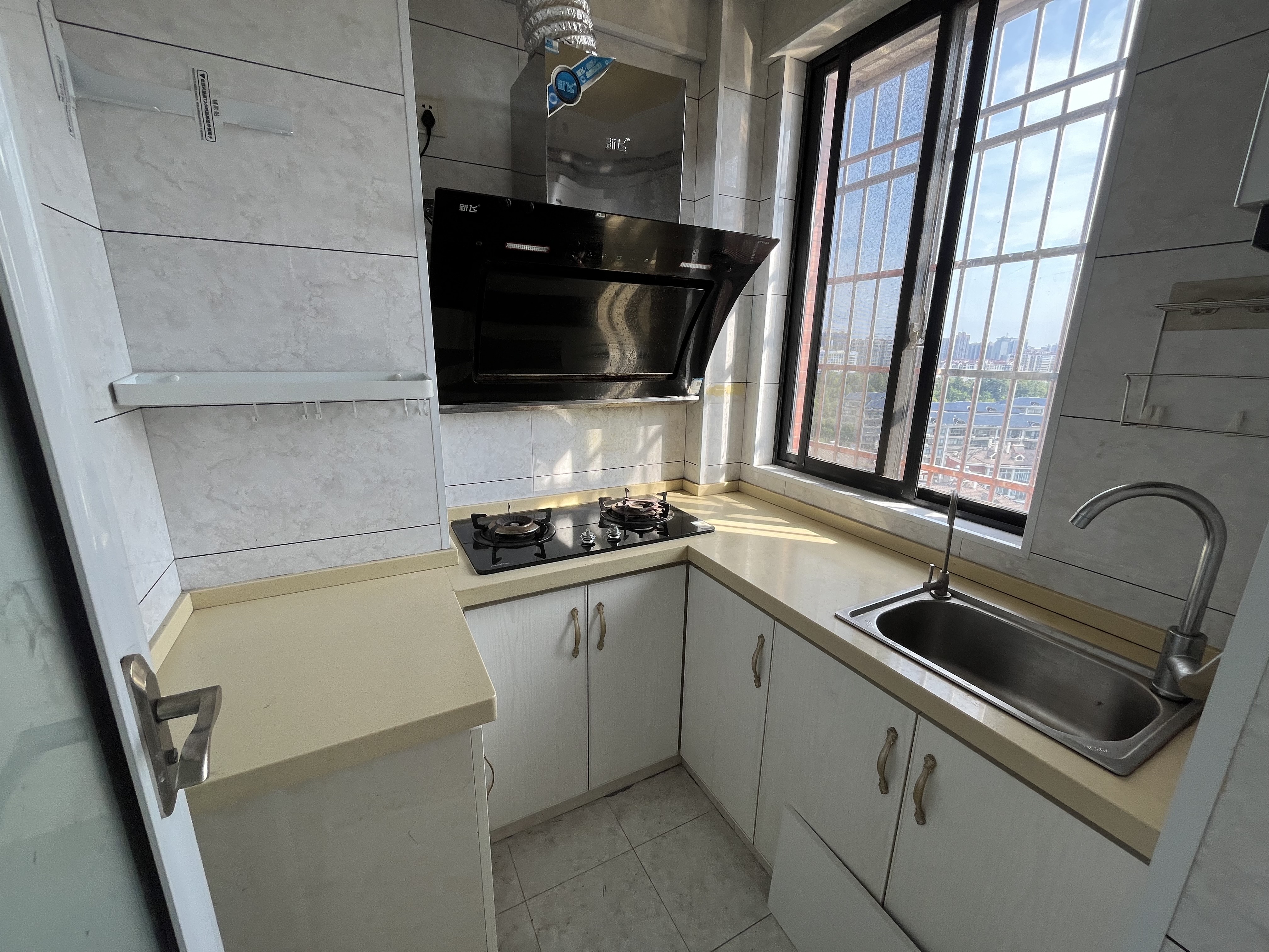 上城世家 1室1厅1卫 1000.0元/月 上城世家 1室1厅1卫 1000.0元/月室内图