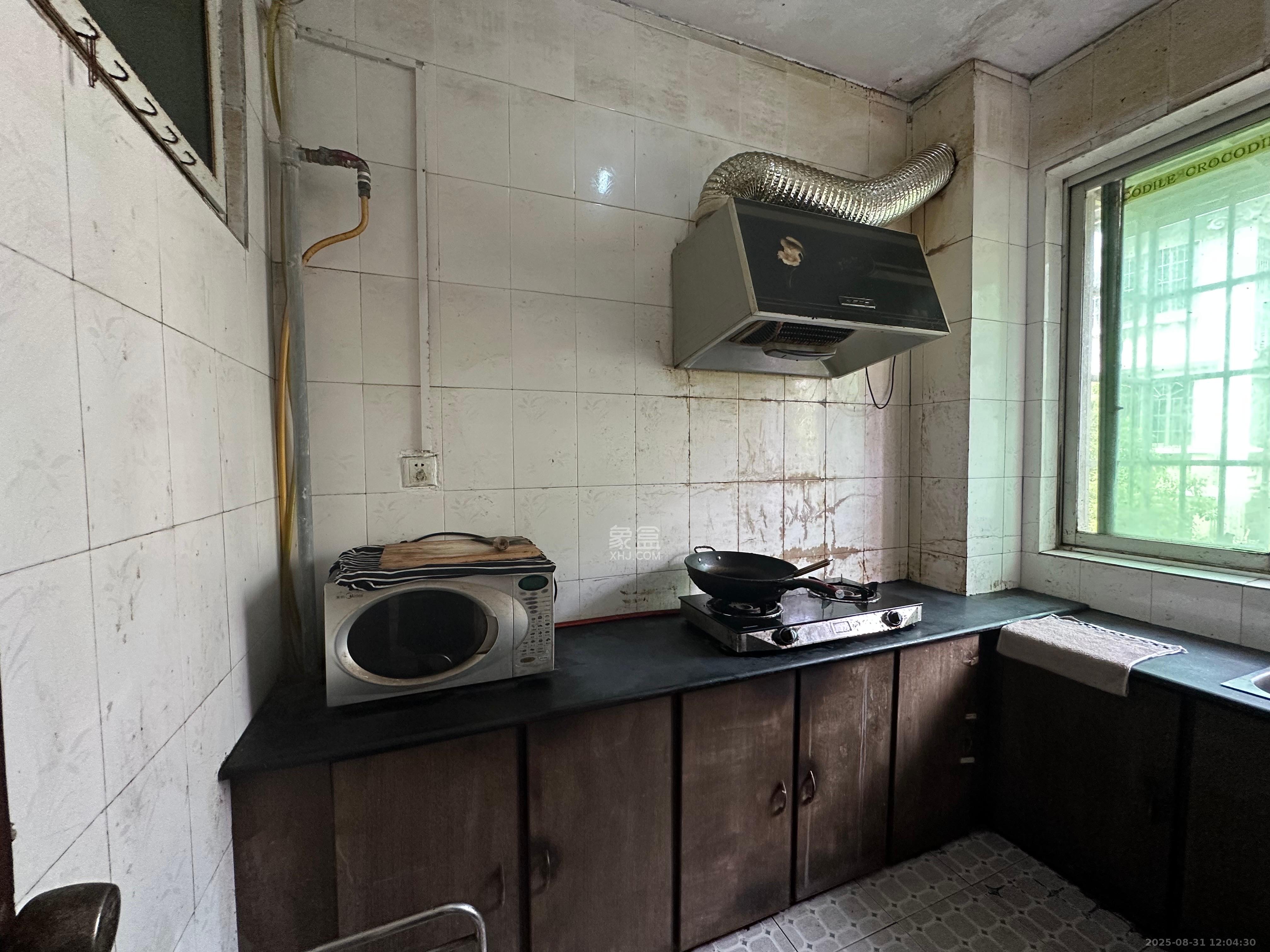 中南汽车世界  2室2厅1卫    1000.0元/月室内图