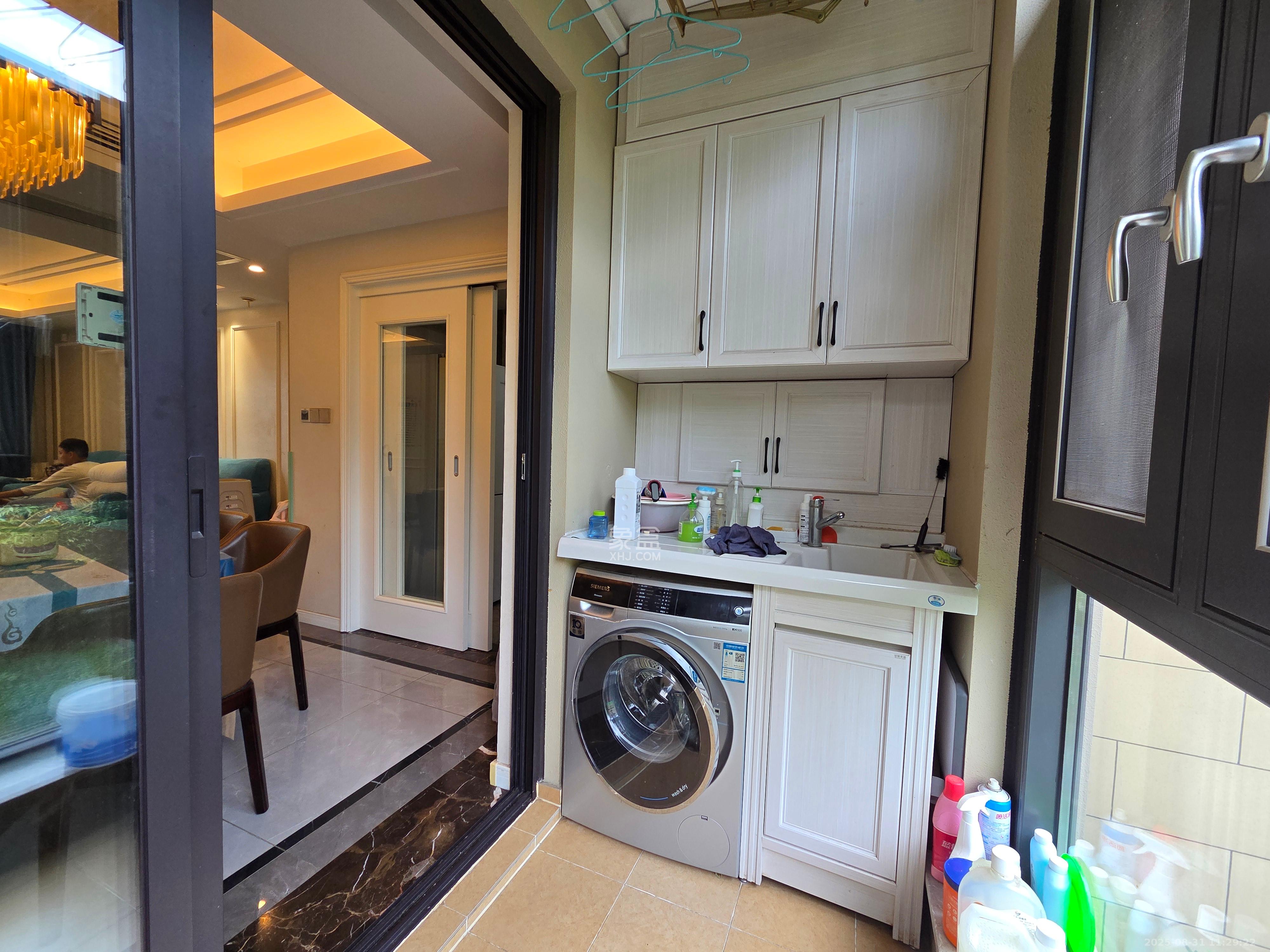 万科里金域国际  4室2厅2卫    8000.0元/月室内图