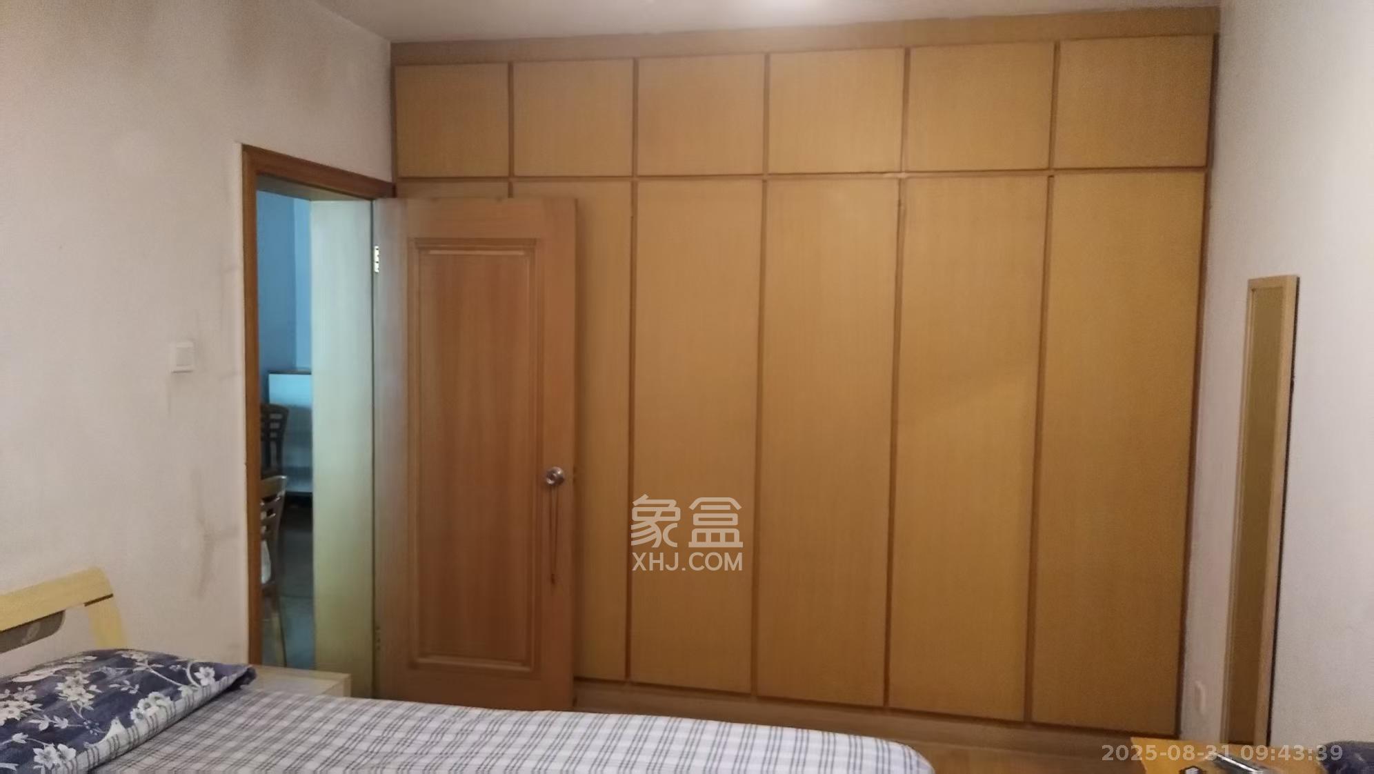 鸿运花苑 2室2厅1卫 2650.0元/月 鸿运花苑 2室2厅1卫 2650.0元/月室内图