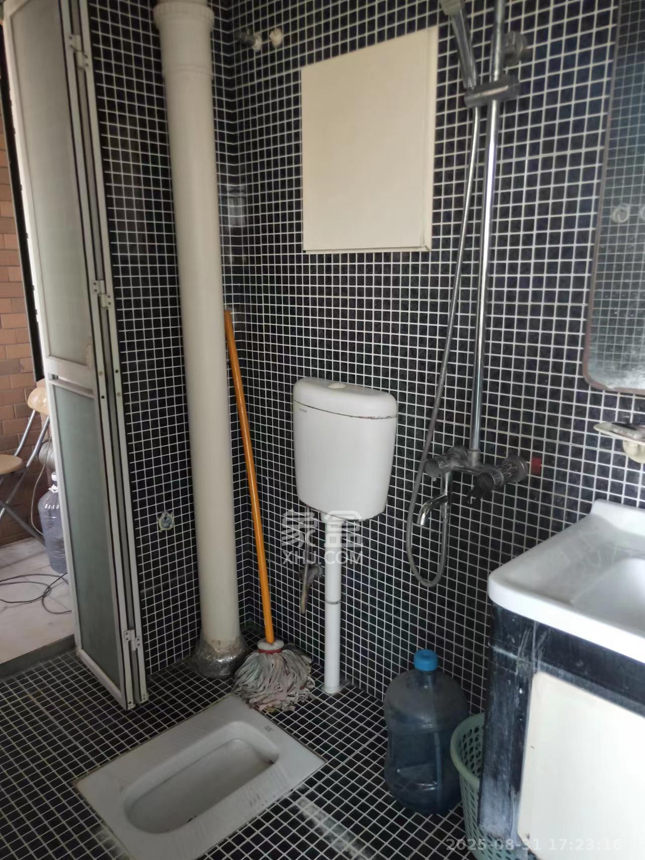 上海城小区 1室1厅1卫 1400.0元/月 上海城小区 1室1厅1卫 1400.0元/月室内图