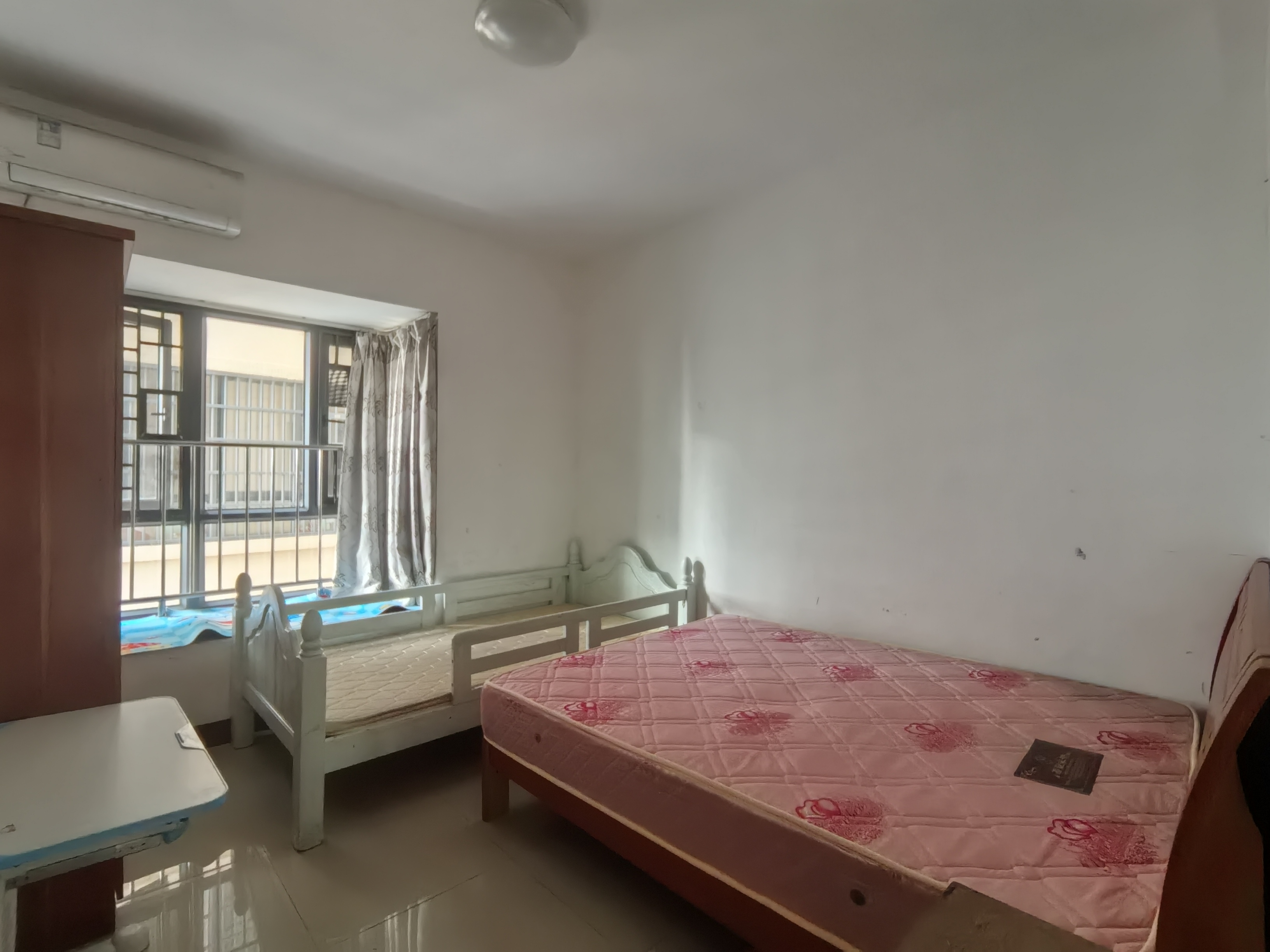 美舍嘉苑一期 4室2厅2卫 3600.0元/月 美舍嘉苑一期 4室2厅2卫 3600.0元/月室内图