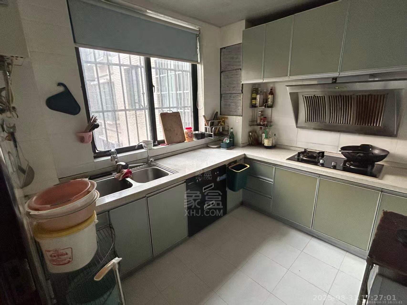 湘银二期世纪花园 4室3厅4卫 2800.0元/月 湘银二期世纪花园 4室3厅4卫 2800.0元/月室内图