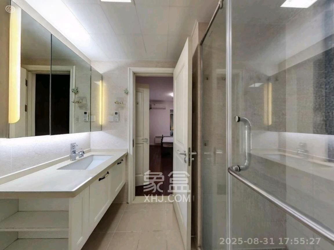 万科里金域国际  3室2厅2卫   5200.00元/月室内图