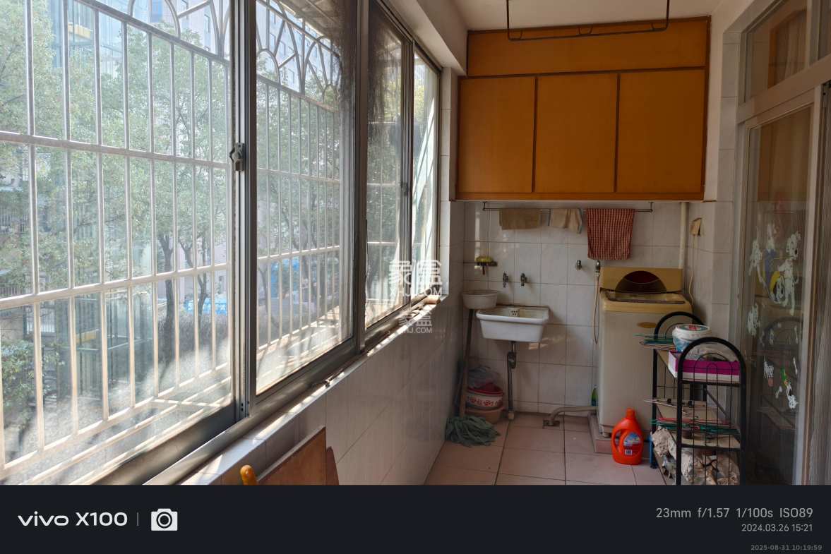 金科园  3室2厅1卫    2200.0元/月 金科园  3室2厅1卫    2200.0元/月室内图