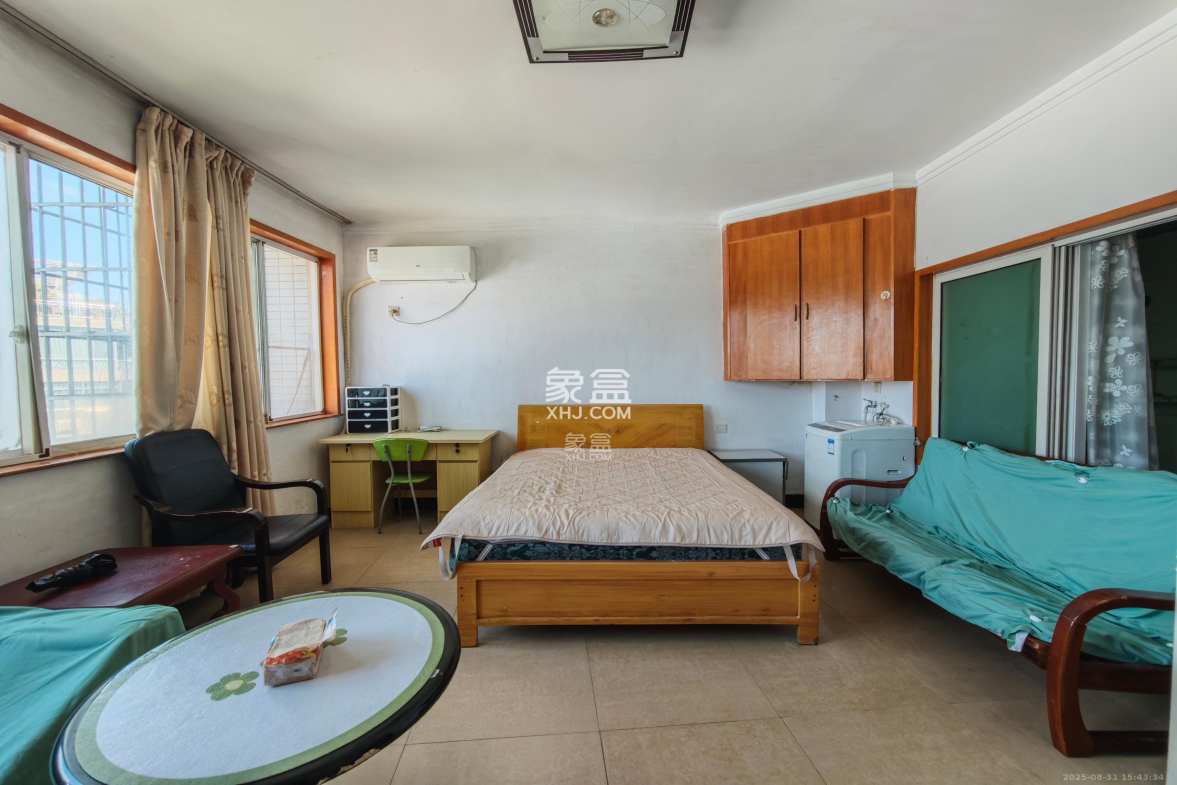 四季美景一、二期  1室1厅1卫    1100.0元/月 四季美景一、二期  1室1厅1卫    1100.0元/月室内图