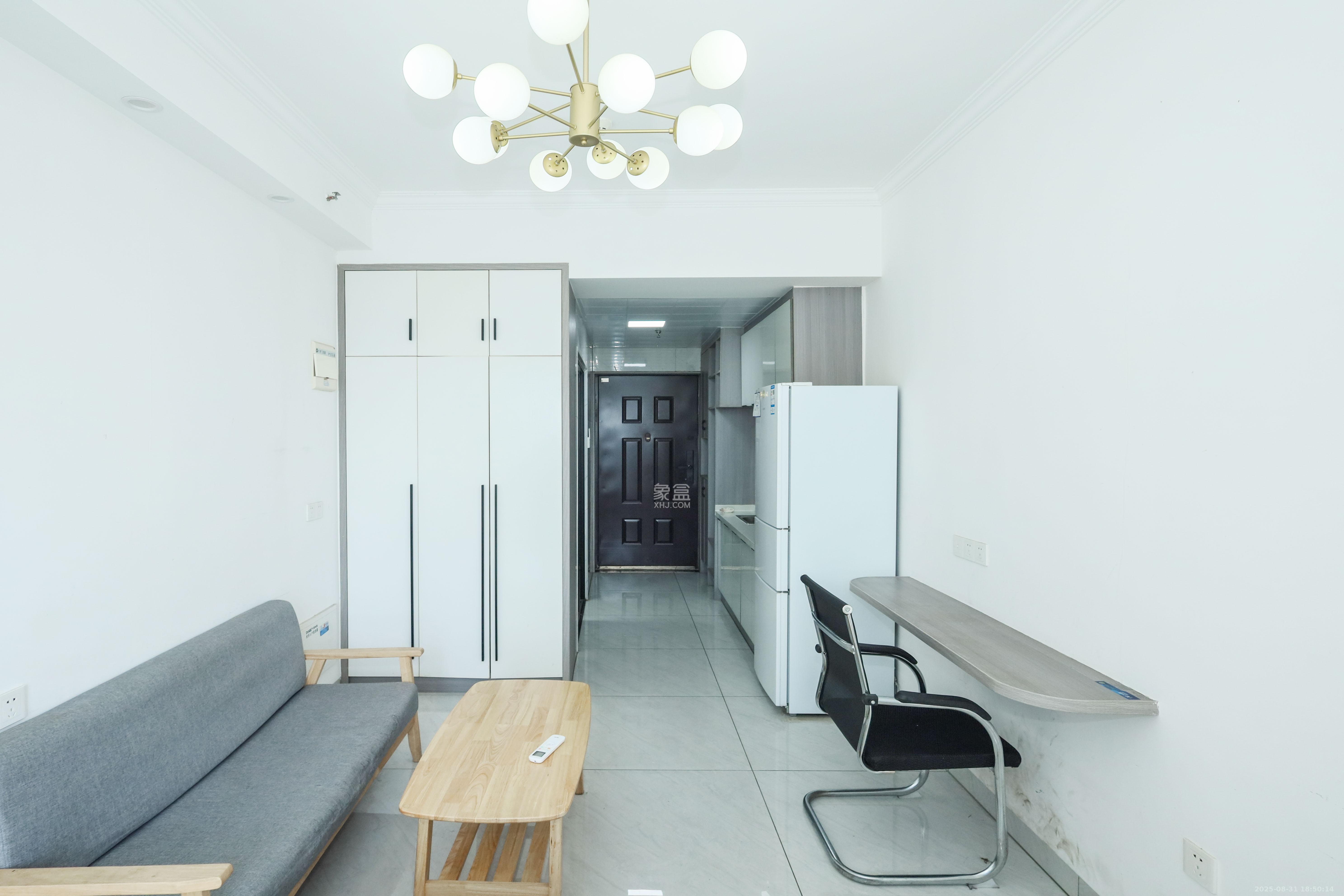 保利麓谷林语I区 1室1厅1卫 24.0万 保利麓谷林语I区 1室1厅1卫 24.0万客厅