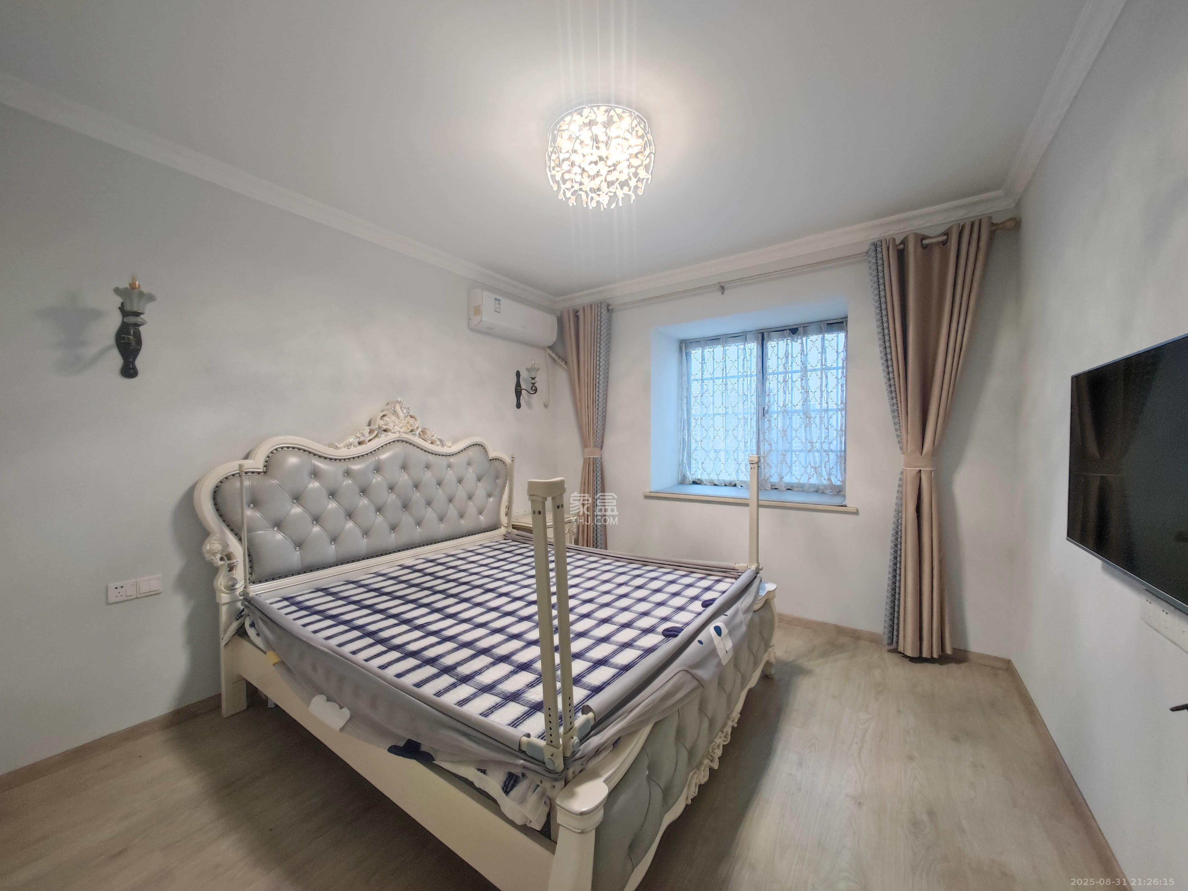 南颐园  3室2厅1卫    70.0万 南颐园  3室2厅1卫    70.0万卧室