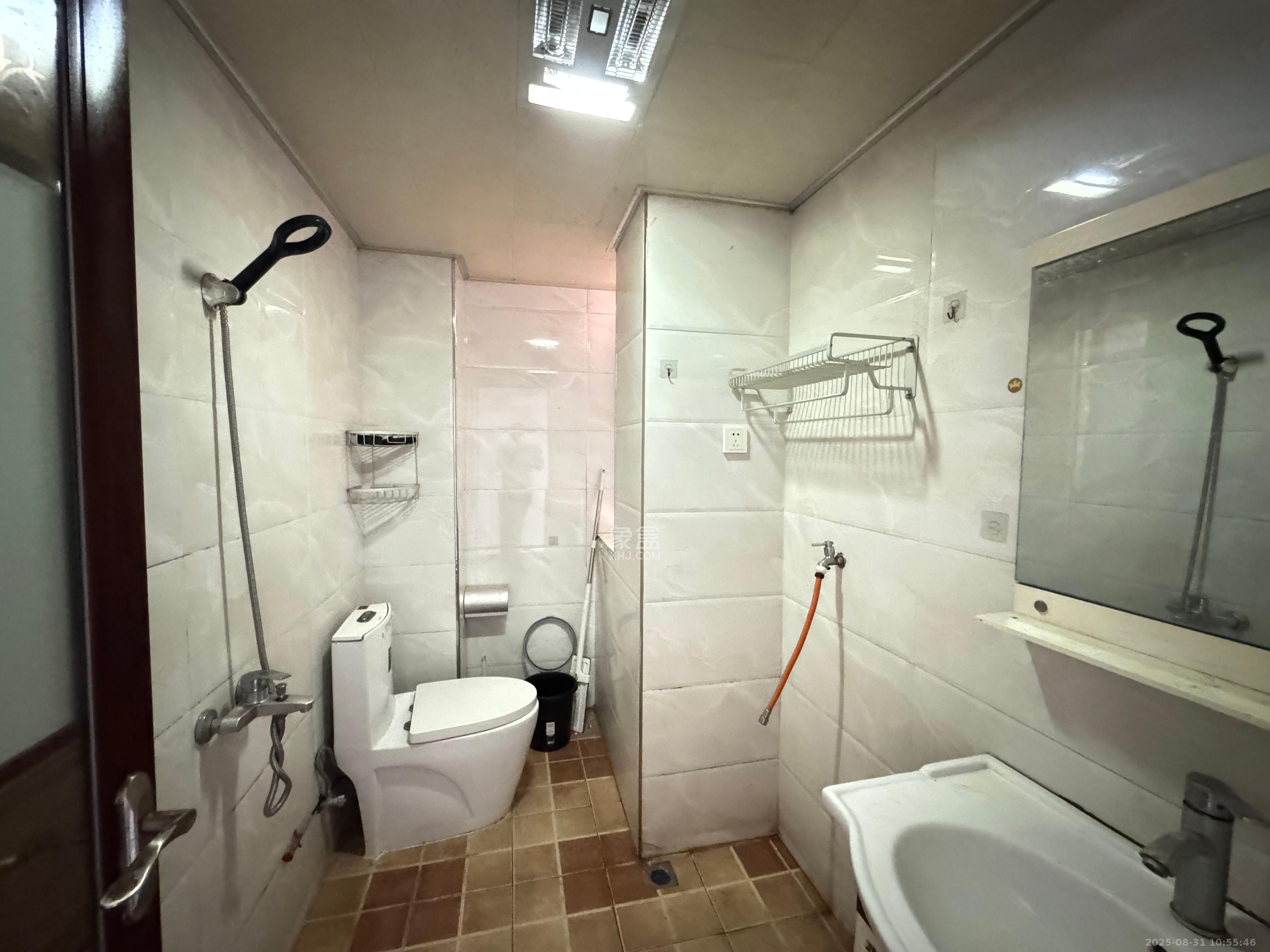 爱琴海岸 2室2厅1卫 1600.0元/月 爱琴海岸 2室2厅1卫 1600.0元/月室内图