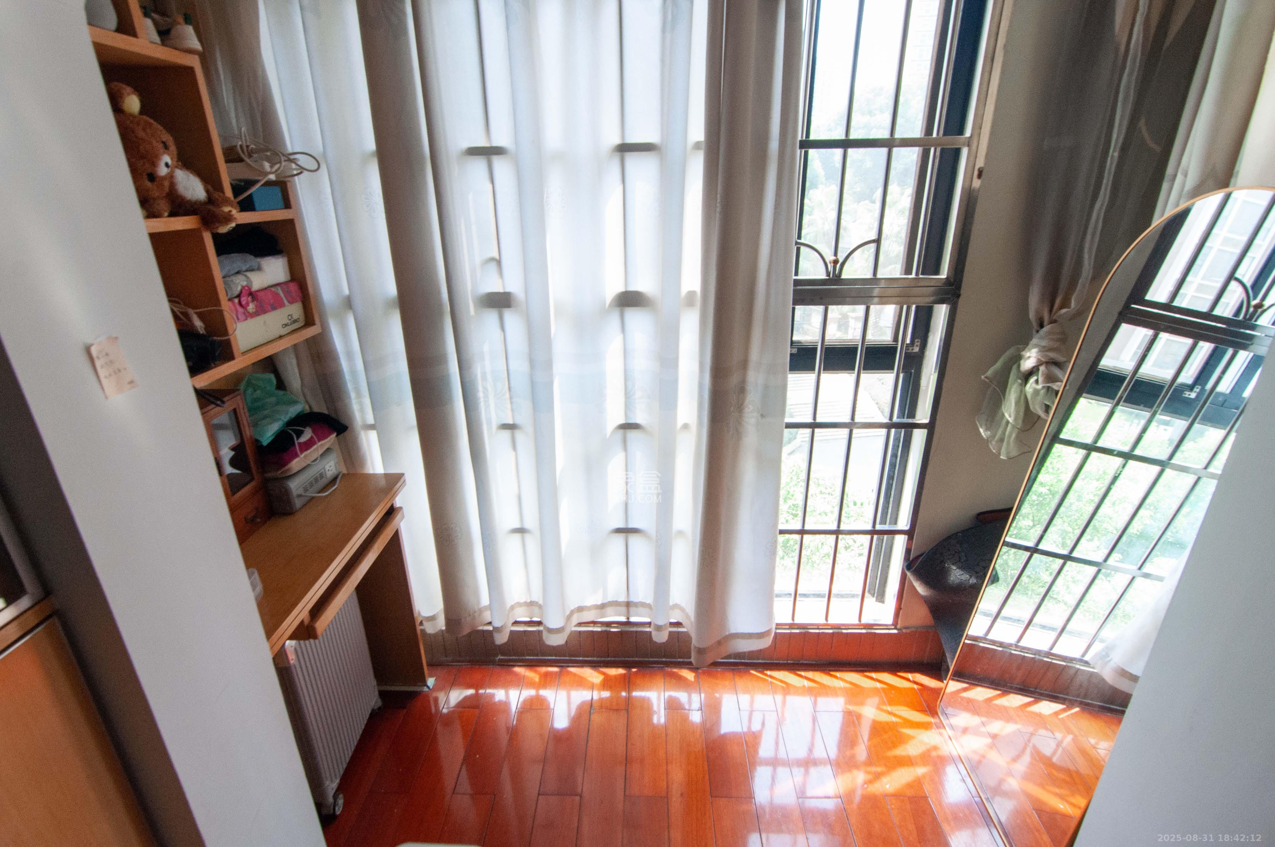 沁园春御院  3室2厅2卫    135.0万其他