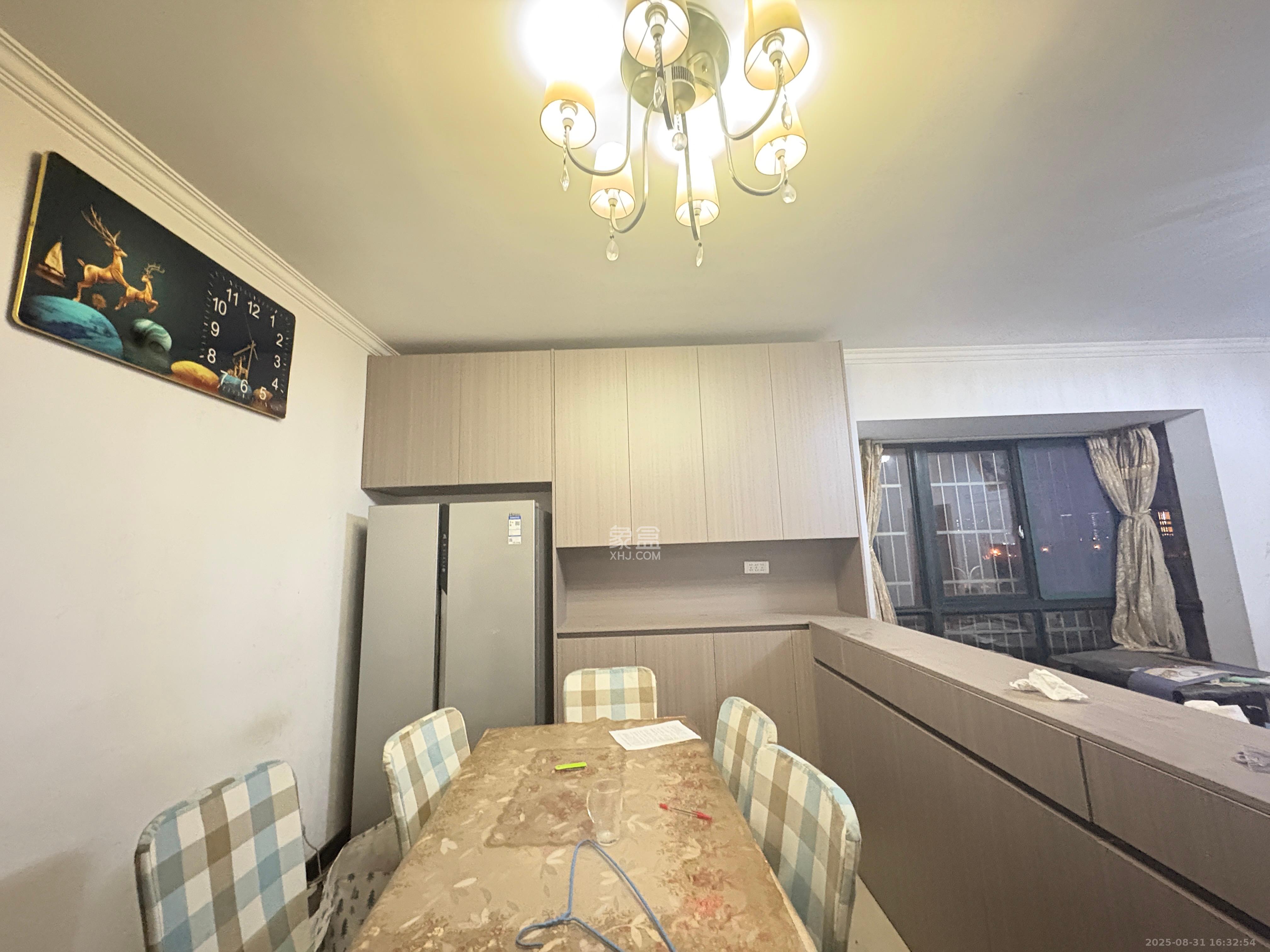 银盘鑫城  1室2厅1卫    1500.0元/月 银盘鑫城  1室2厅1卫    1500.0元/月