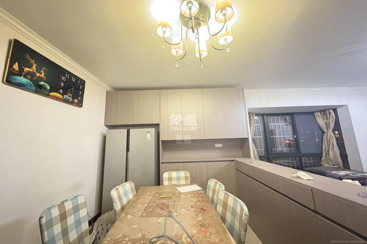 银盘鑫城 1室2厅1卫 1500.0元/月 银盘鑫城 1室2厅1卫 1500.0元/月室内图