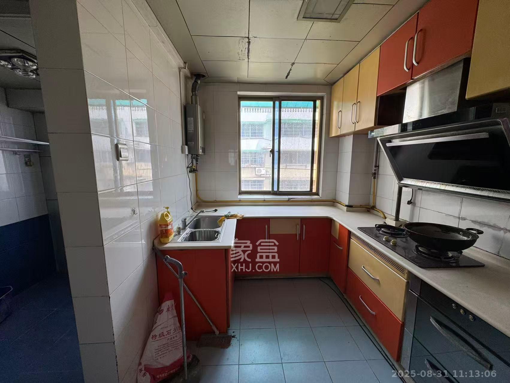 南明苑西区  4室2厅2卫    2600.0元/月 南明苑西区  4室2厅2卫    2600.0元/月室内图