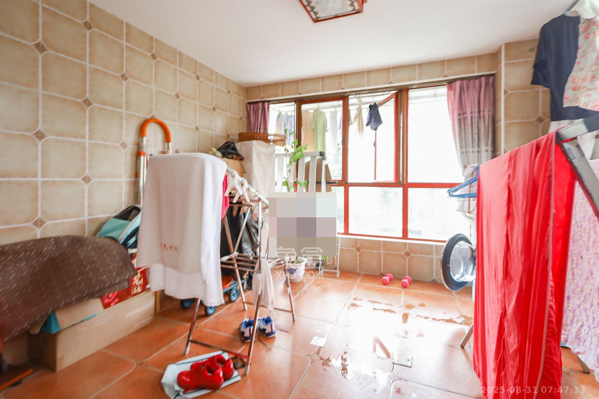 卓越蔚蓝海岸二期 4室2厅2卫 4800.0元/月 卓越蔚蓝海岸二期 4室2厅2卫 4800.0元/月室内图