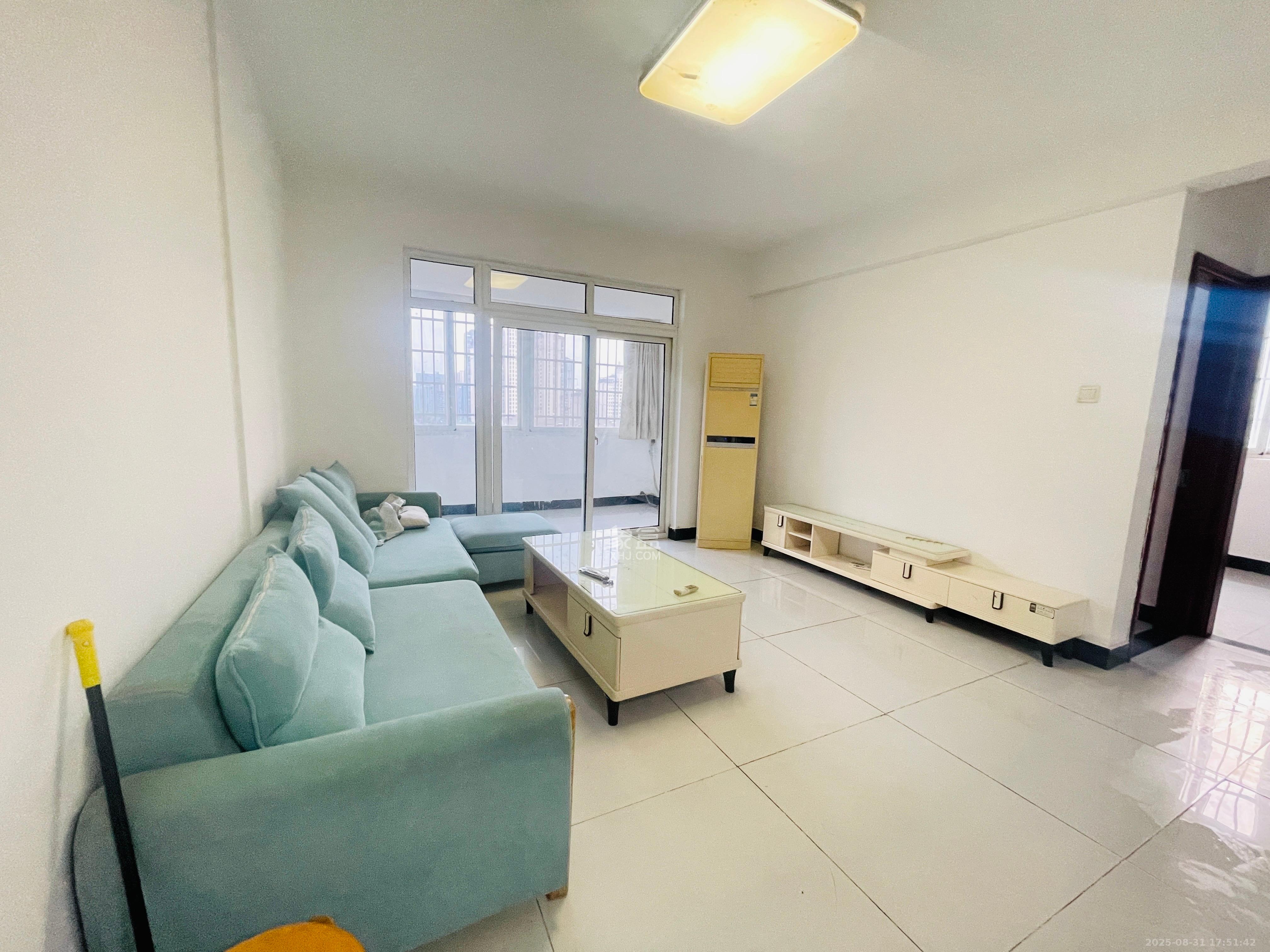 芙蓉上河图 3室2厅1卫 2400.0元/月 芙蓉上河图 3室2厅1卫 2400.0元/月室内图