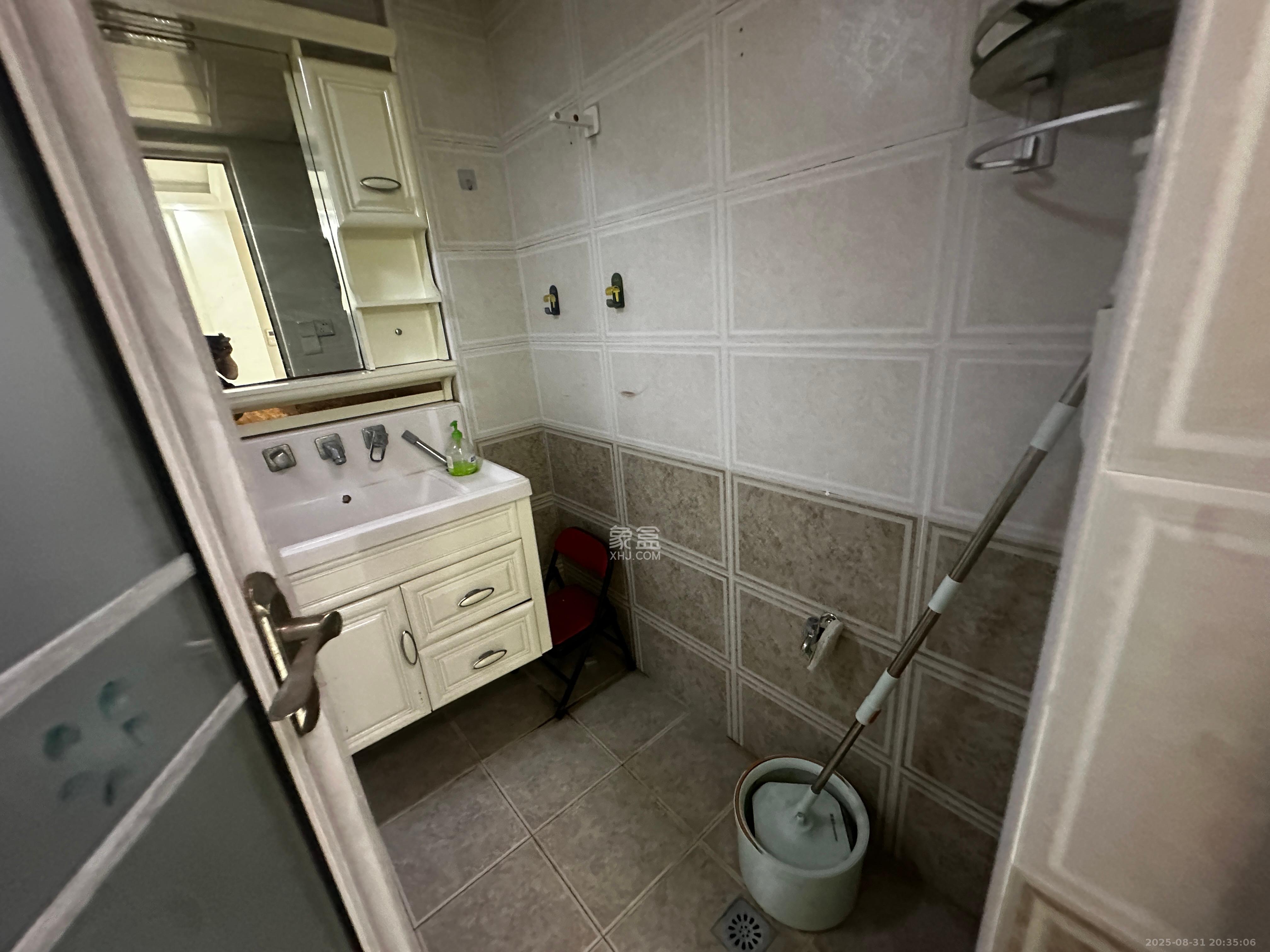 澳海澜庭  2室2厅1卫    1600.0元/月 澳海澜庭  2室2厅1卫    1600.0元/月室内图