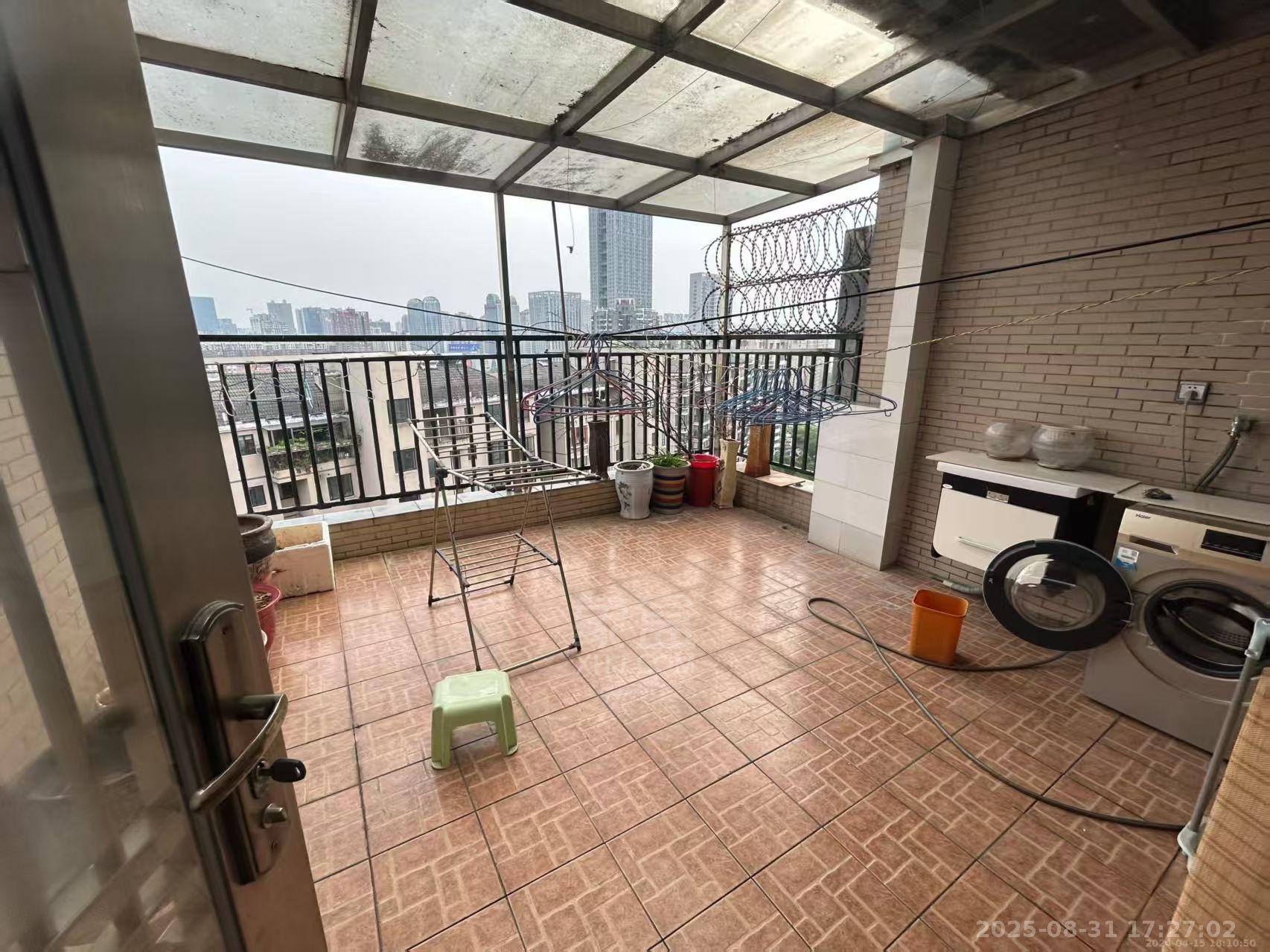 湘银二期世纪花园 4室3厅4卫 2800.0元/月 湘银二期世纪花园 4室3厅4卫 2800.0元/月室内图