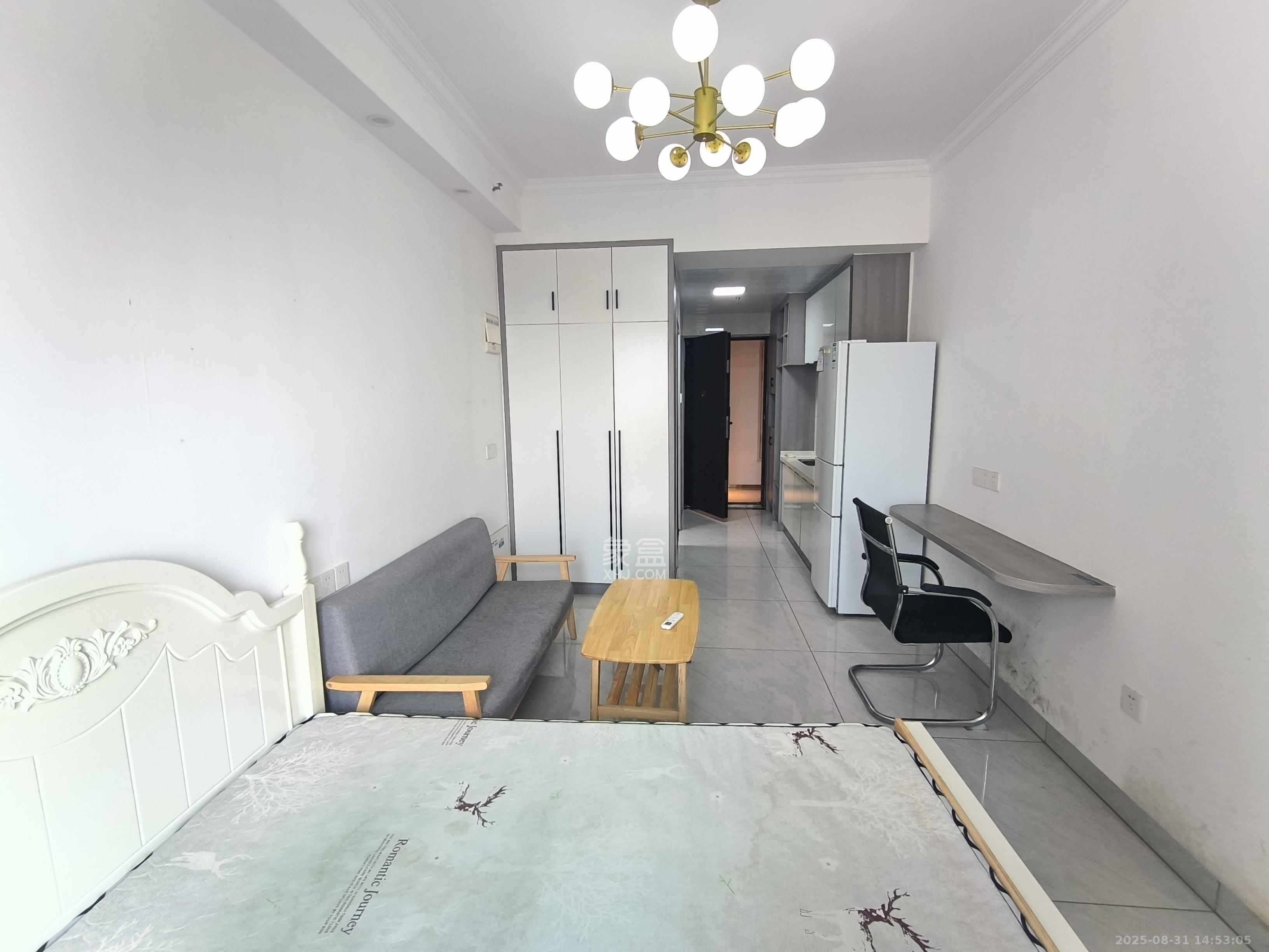 保利麓谷林语I区  1室1厅1卫    1350.0元/月室内图