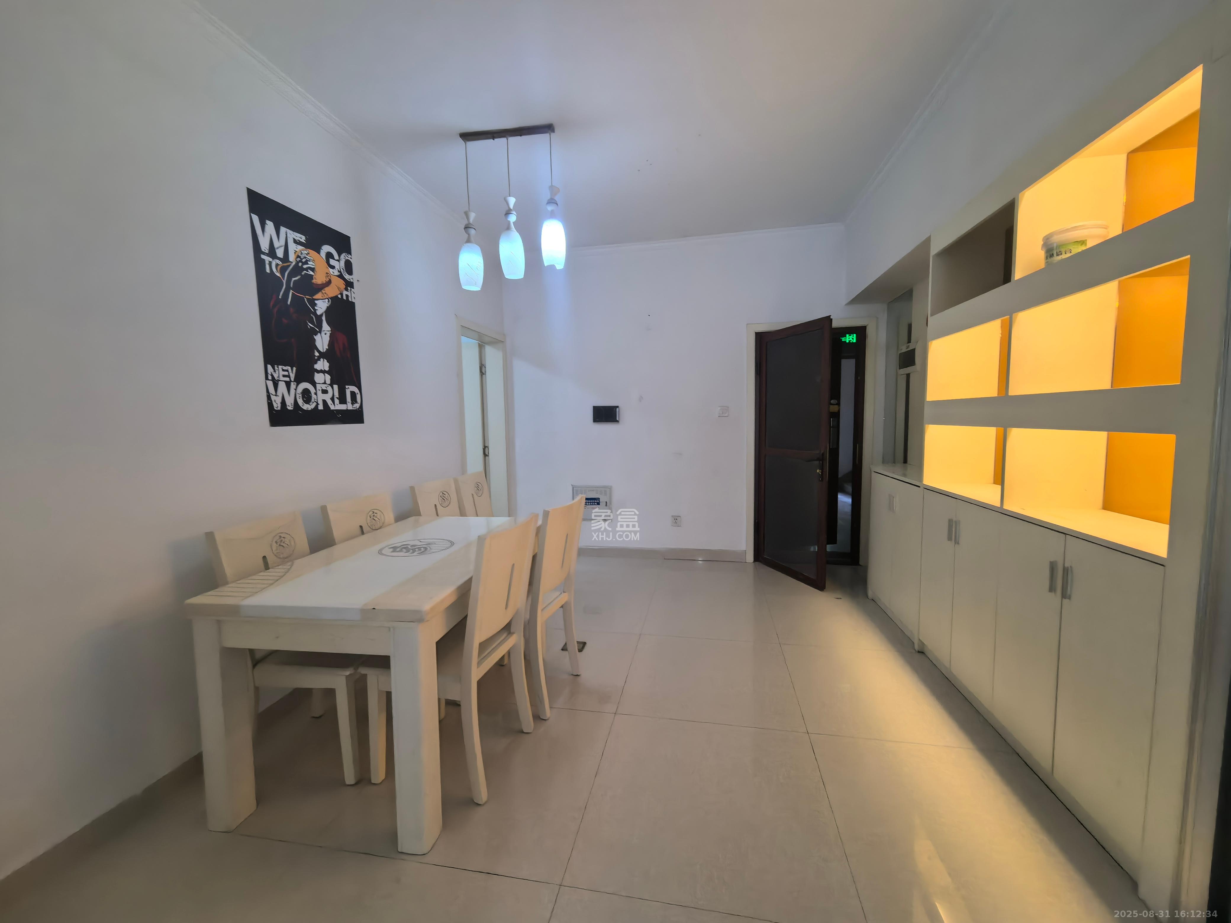 新盛珑璟台  2室2厅1卫    1700.0元/月室内图