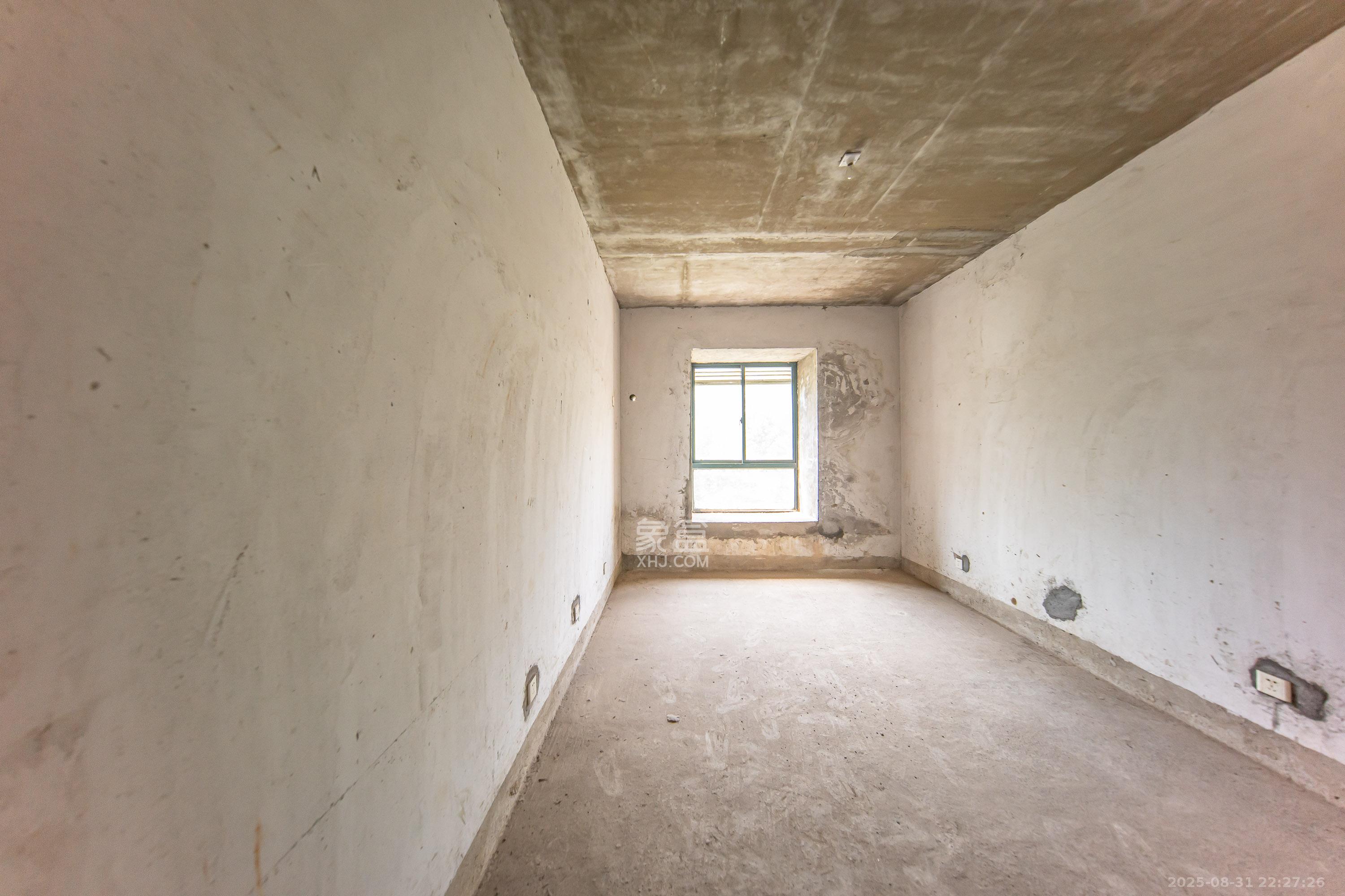 卓越麓山别墅(麓山峰境产权麓山花苑)  4室2厅3卫    208.0万 卓越麓山别墅(麓山峰境产权麓山花苑)  4室2厅3卫    208.0万卧室