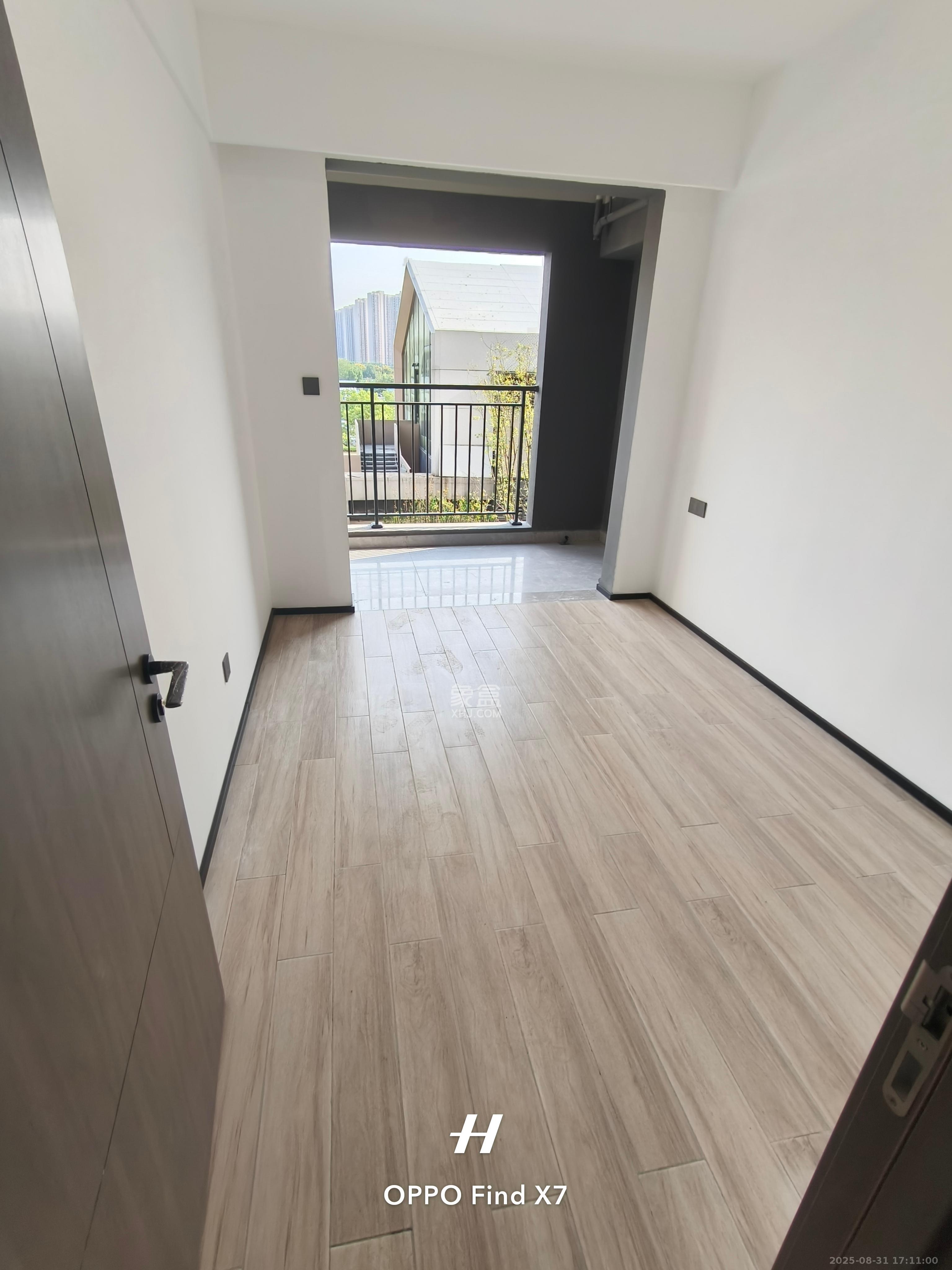 轨道万科璞悦湾  3室2厅2卫    4500.0元/月 轨道万科璞悦湾  3室2厅2卫    4500.0元/月室内图