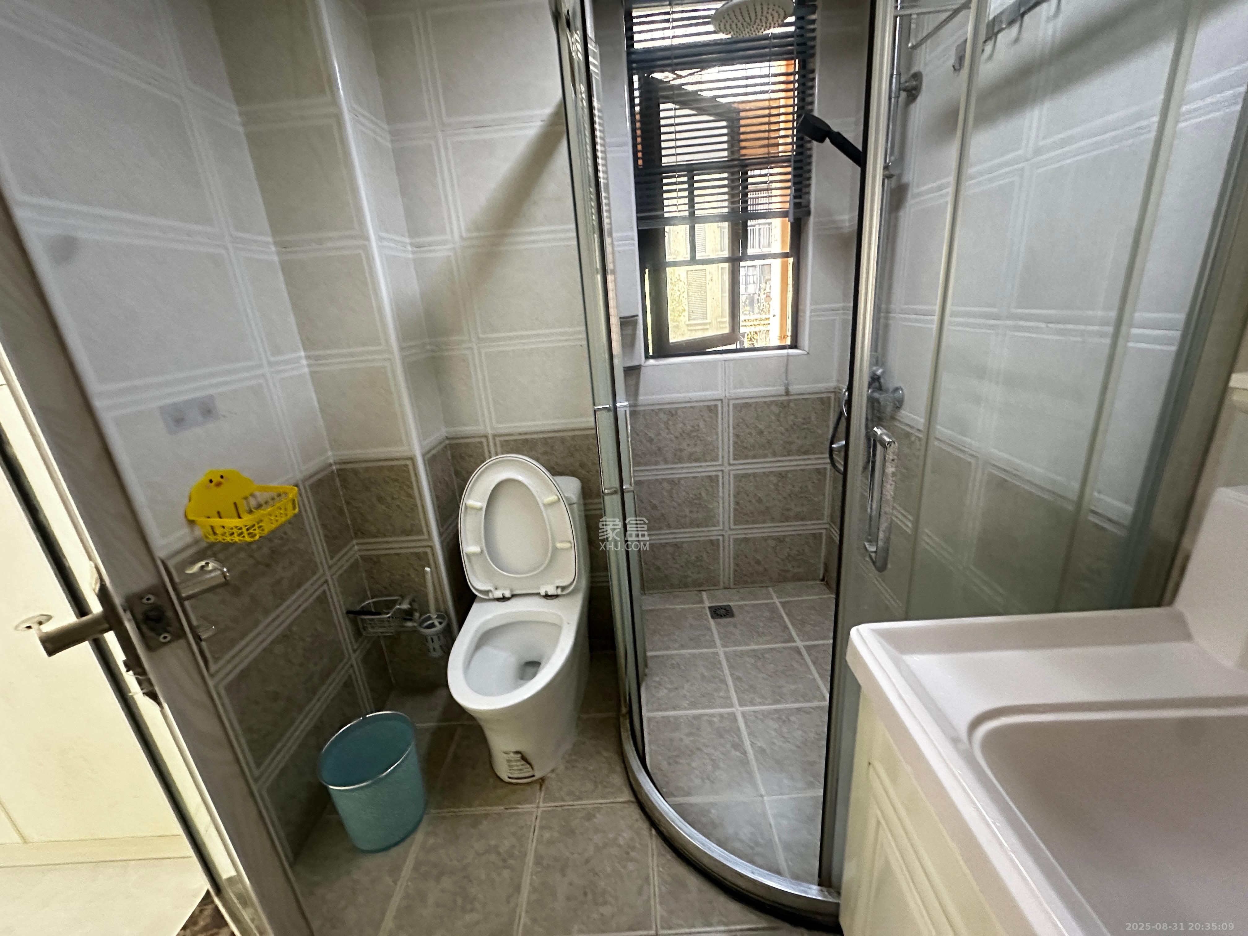 澳海澜庭  2室2厅1卫    1600.0元/月 澳海澜庭  2室2厅1卫    1600.0元/月室内图