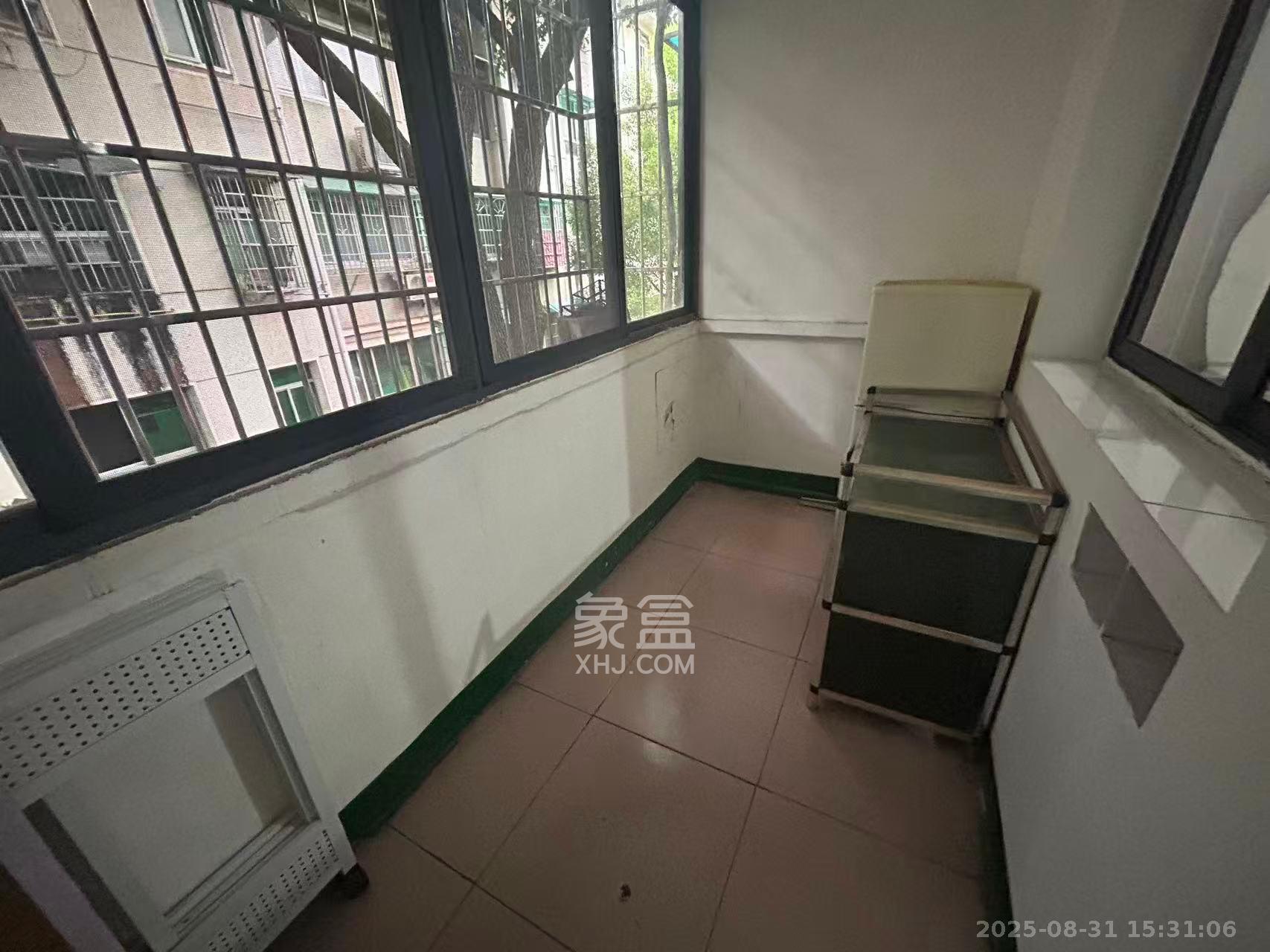 四星客车厂(四星小区) 2室1厅1卫 1100.0元/月 四星客车厂(四星小区) 2室1厅1卫 1100.0元/月室内图