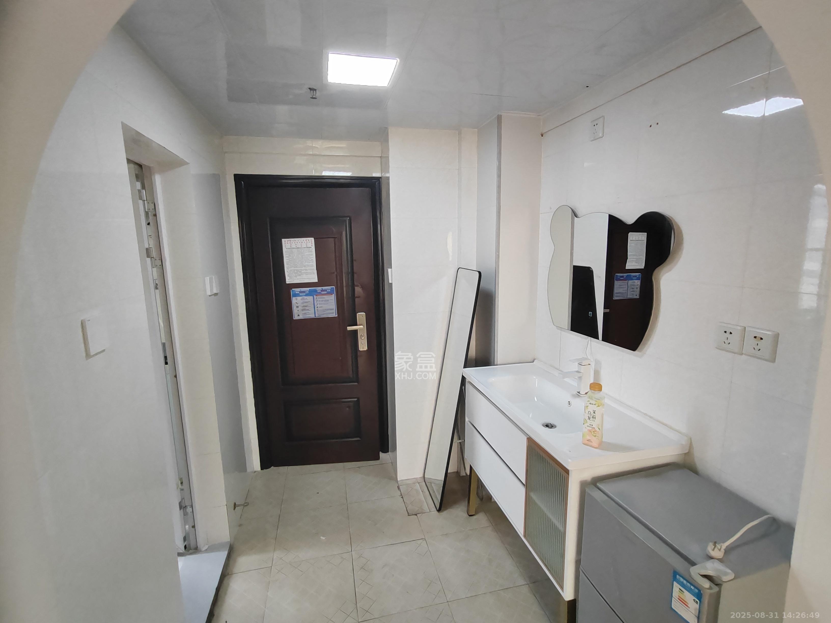 七彩丽都 1室1厅1卫 1500.0元/月 七彩丽都 1室1厅1卫 1500.0元/月室内图