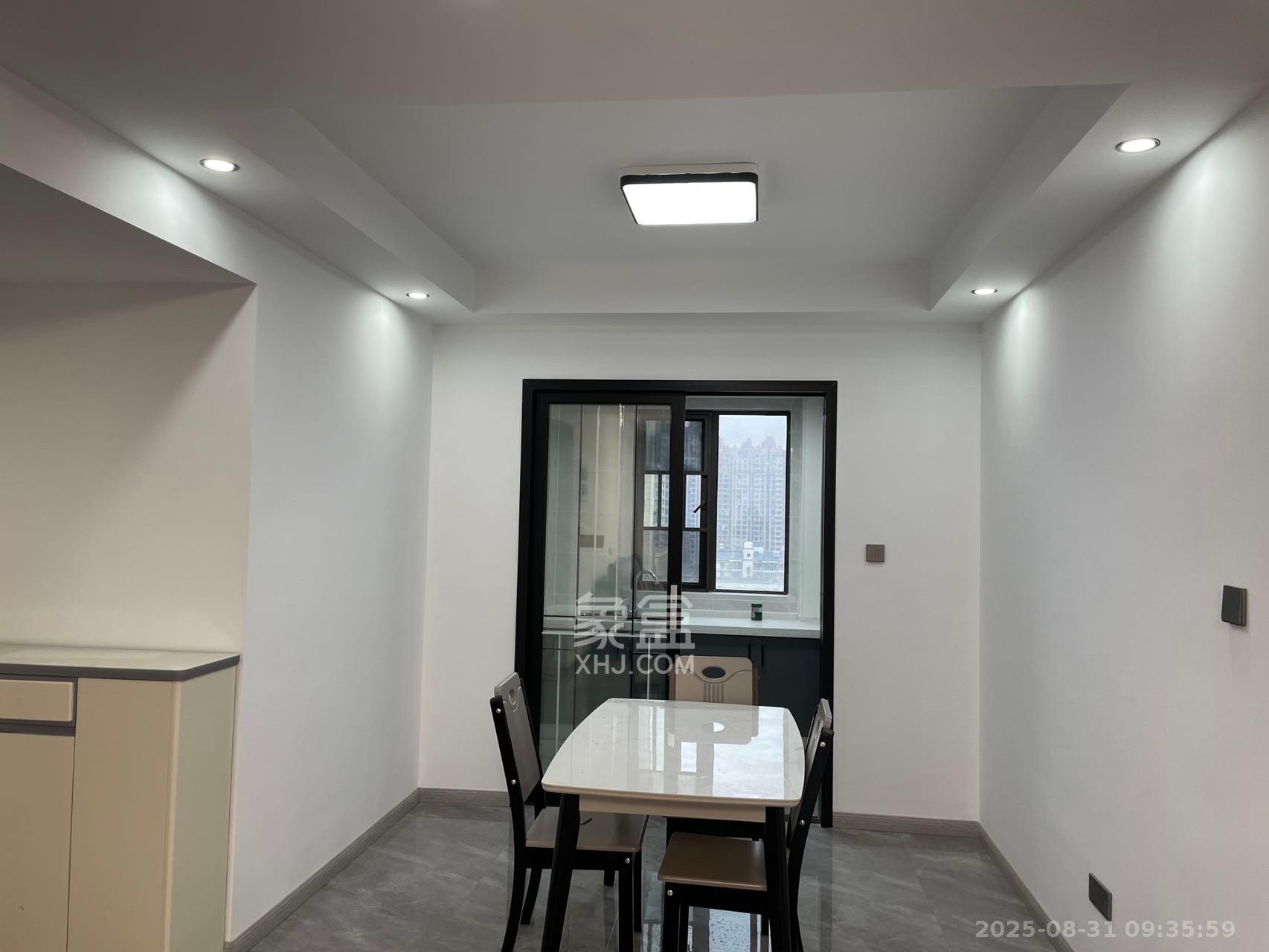 龙湖碧桂园天宸原著 4室2厅2卫 3700.0元/月 龙湖碧桂园天宸原著 4室2厅2卫 3700.0元/月室内图