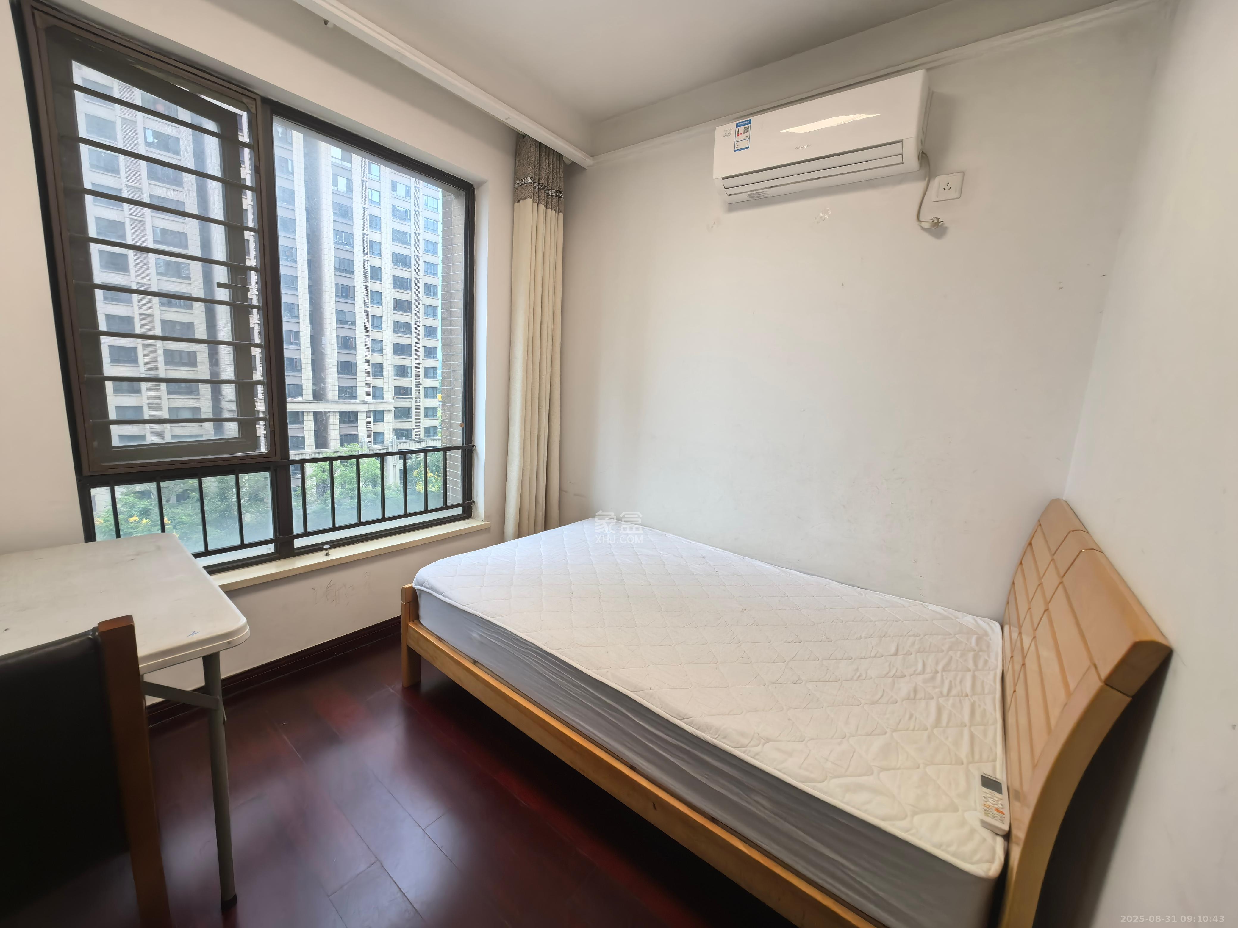 中海国际二期  4室2厅2卫    2400.0元/月 中海国际二期  4室2厅2卫    2400.0元/月室内图