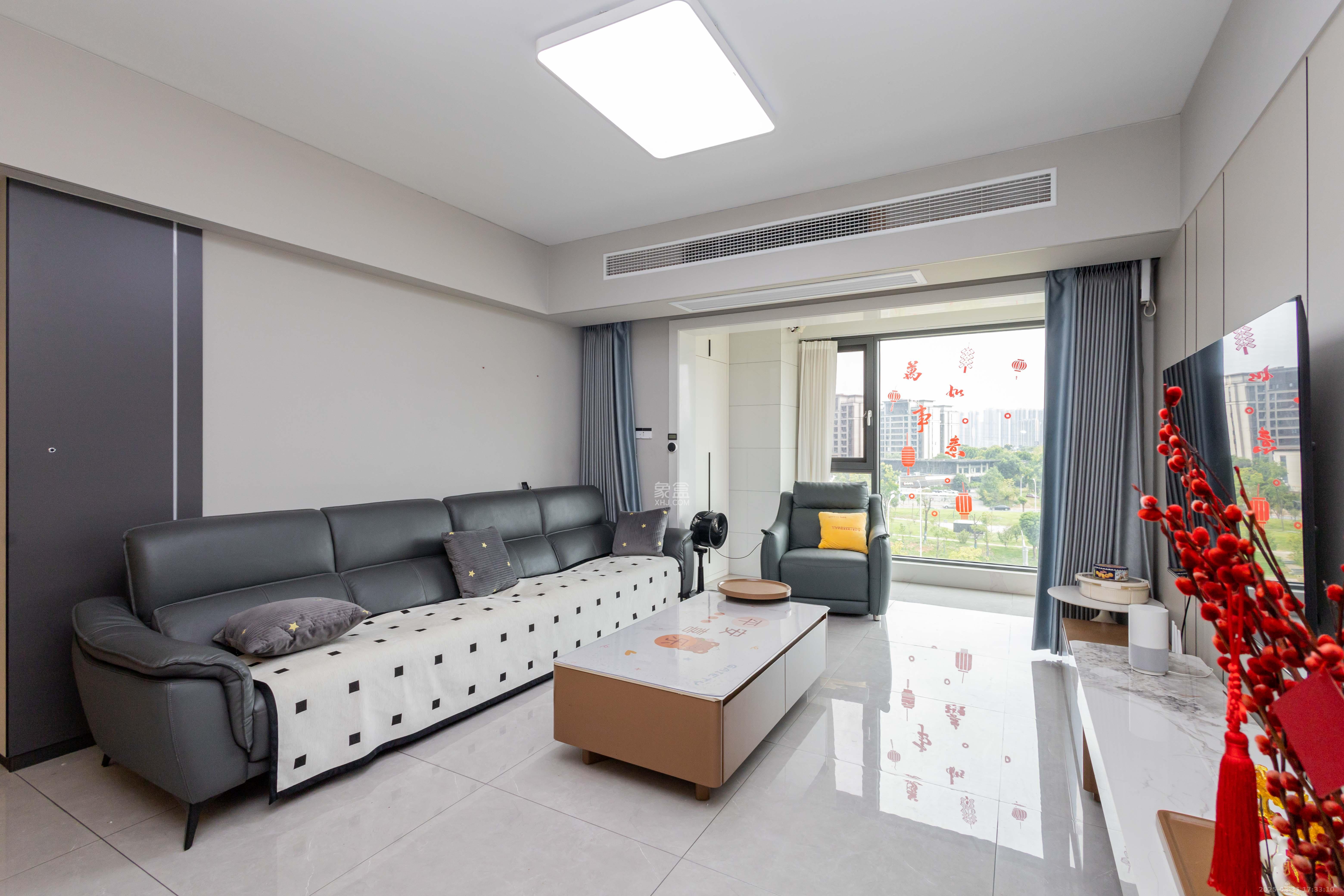 时代印记（长沙时代印记花园）  4室2厅2卫    190.0万客厅