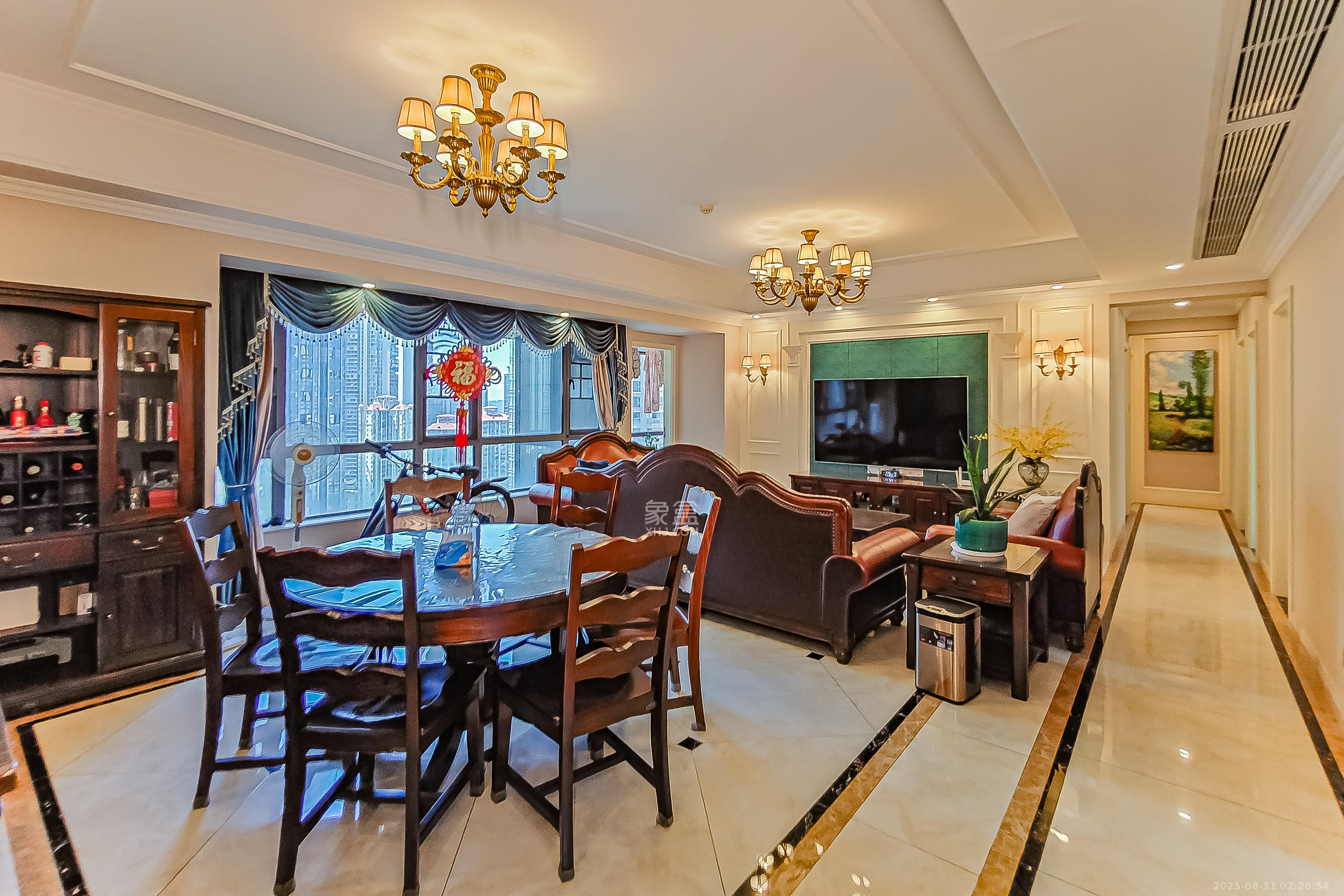 保利国际广场  4室2厅2卫    330.0万 保利国际广场  4室2厅2卫    330.0万客厅