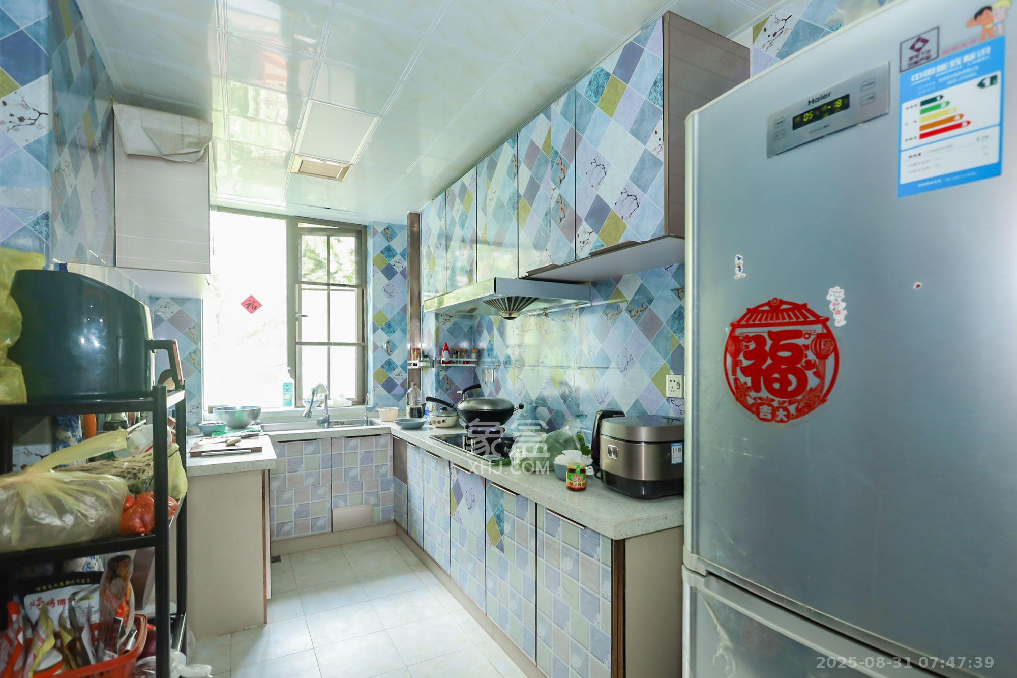 卓越蔚蓝海岸二期 4室2厅2卫 4800.0元/月 卓越蔚蓝海岸二期 4室2厅2卫 4800.0元/月室内图