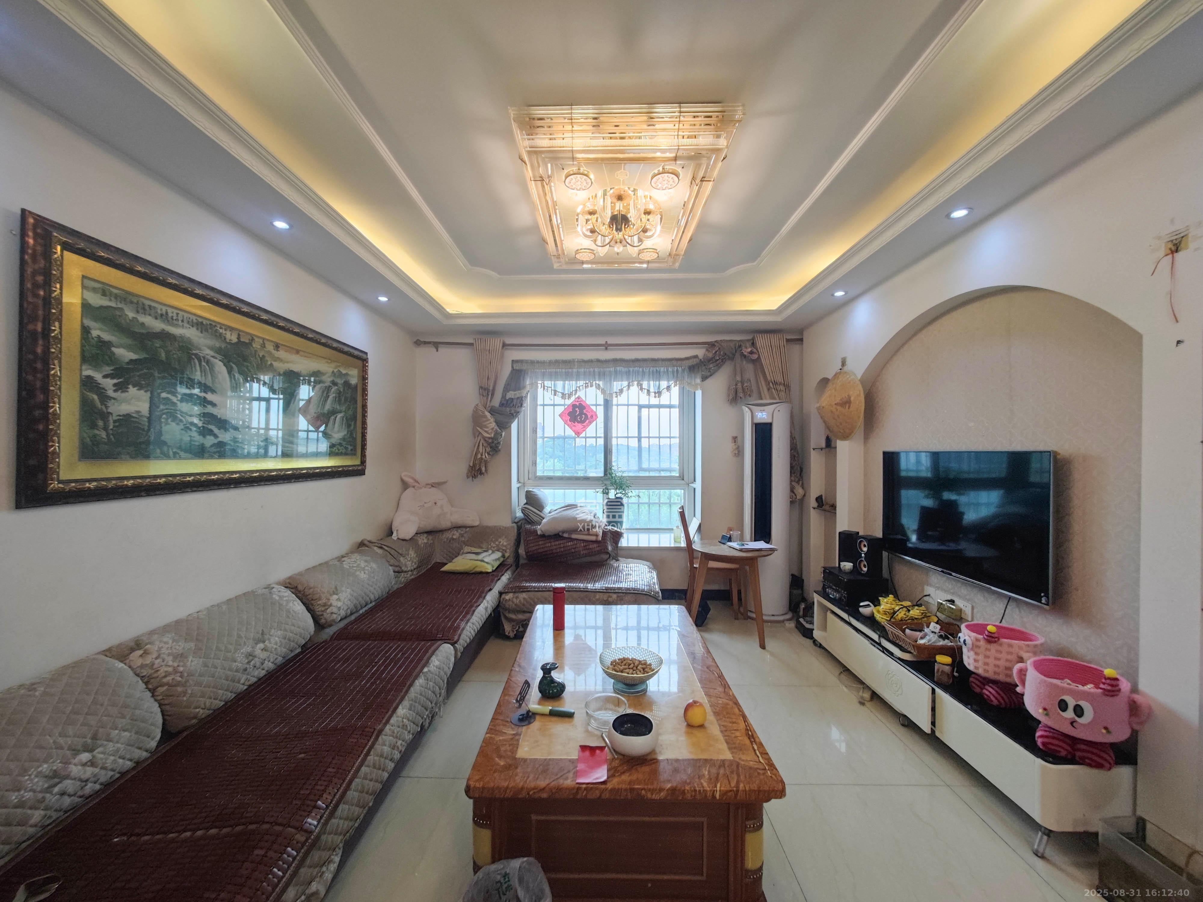 弘欣公寓 2室1厅1卫 81.8万 弘欣公寓 2室1厅1卫 81.8万客厅