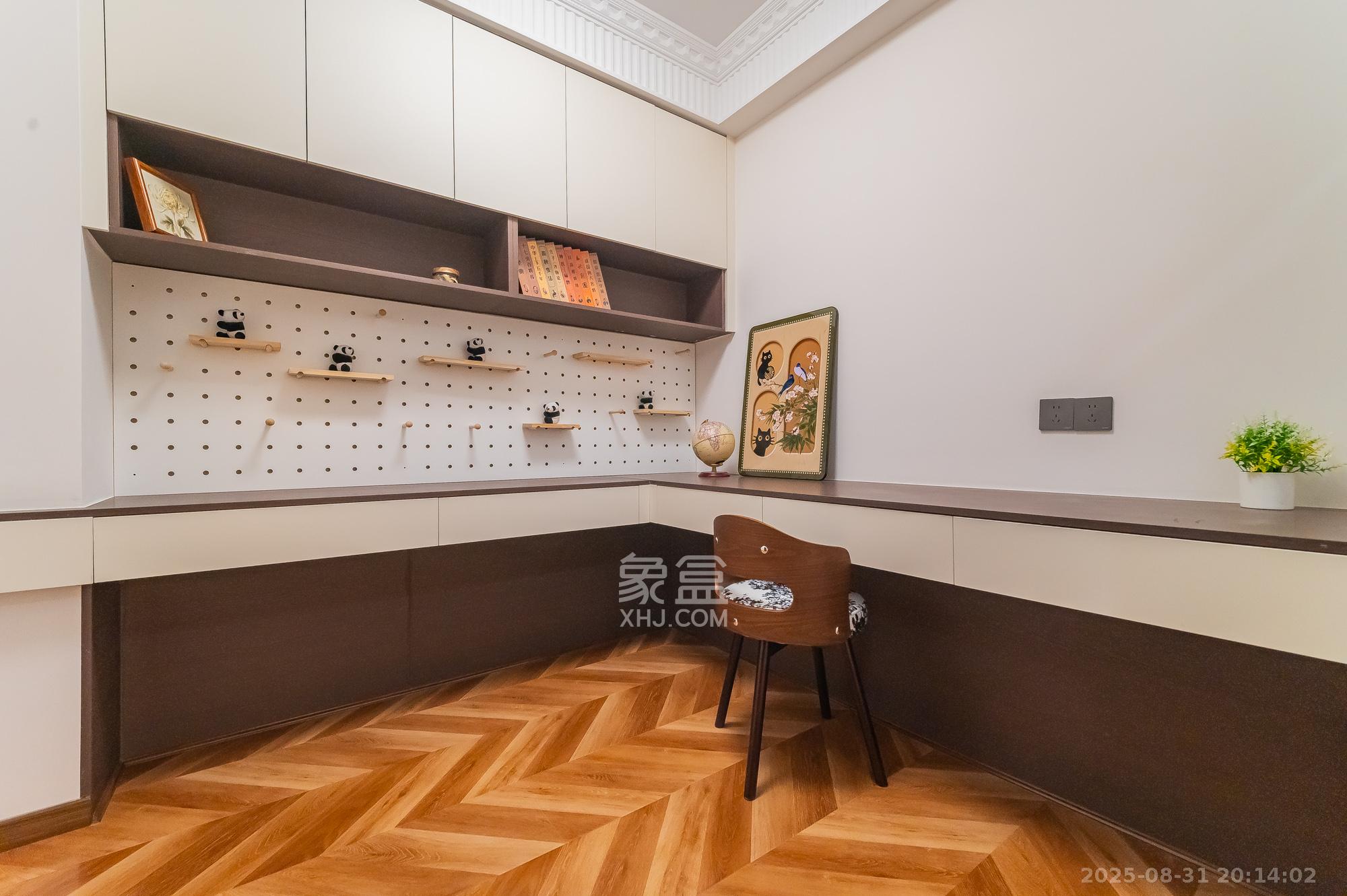 星湖湾一期高层 4室2厅1卫 98.8万 星湖湾一期高层 4室2厅1卫 98.8万卧室