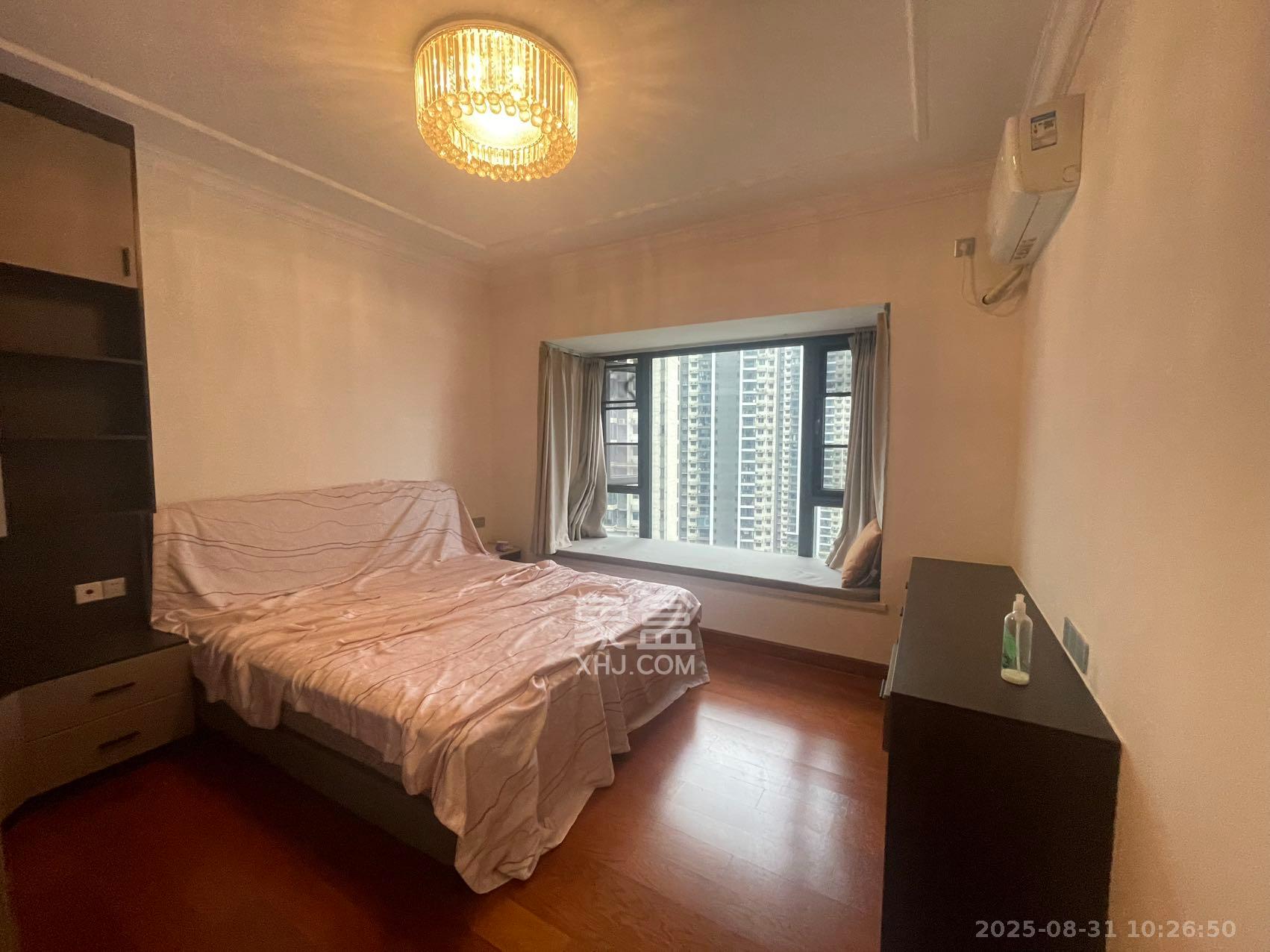 恒大文化旅游城B区  4室2厅2卫    2500.0元/月 恒大文化旅游城B区  4室2厅2卫    2500.0元/月室内图