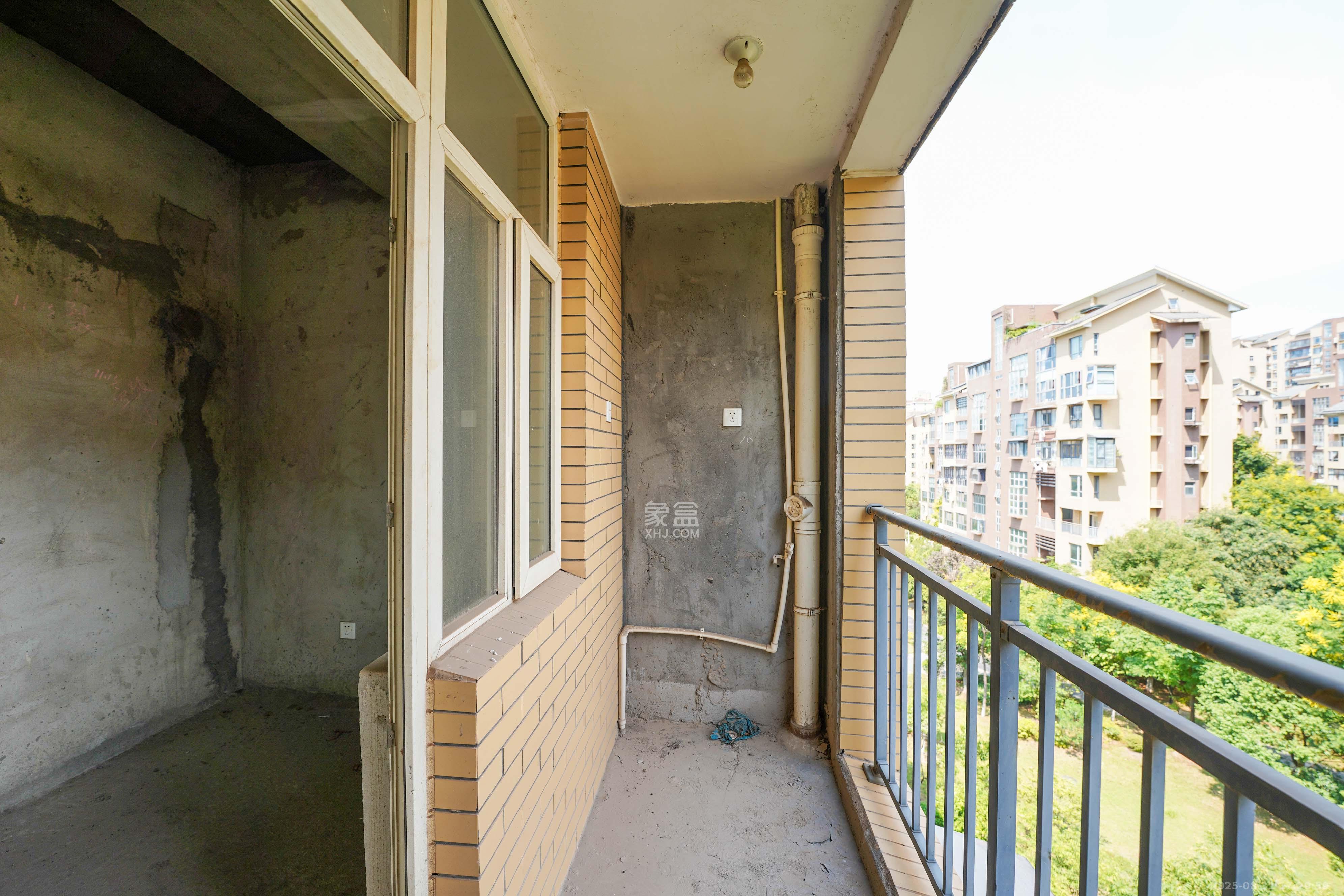 嘉华城(一期) 7室2厅3卫 298.0万 嘉华城(一期) 7室2厅3卫 298.0万其他